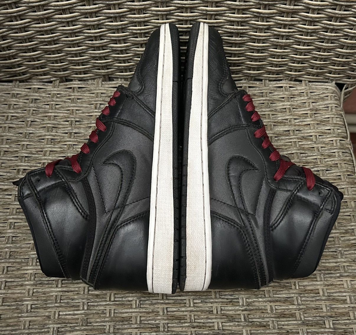 Jordan Brand × Nike Jordan 1 Retro High Black Satin Gym Red 555088-060 Size US 7 / EU 40 - 2 Thumbnail