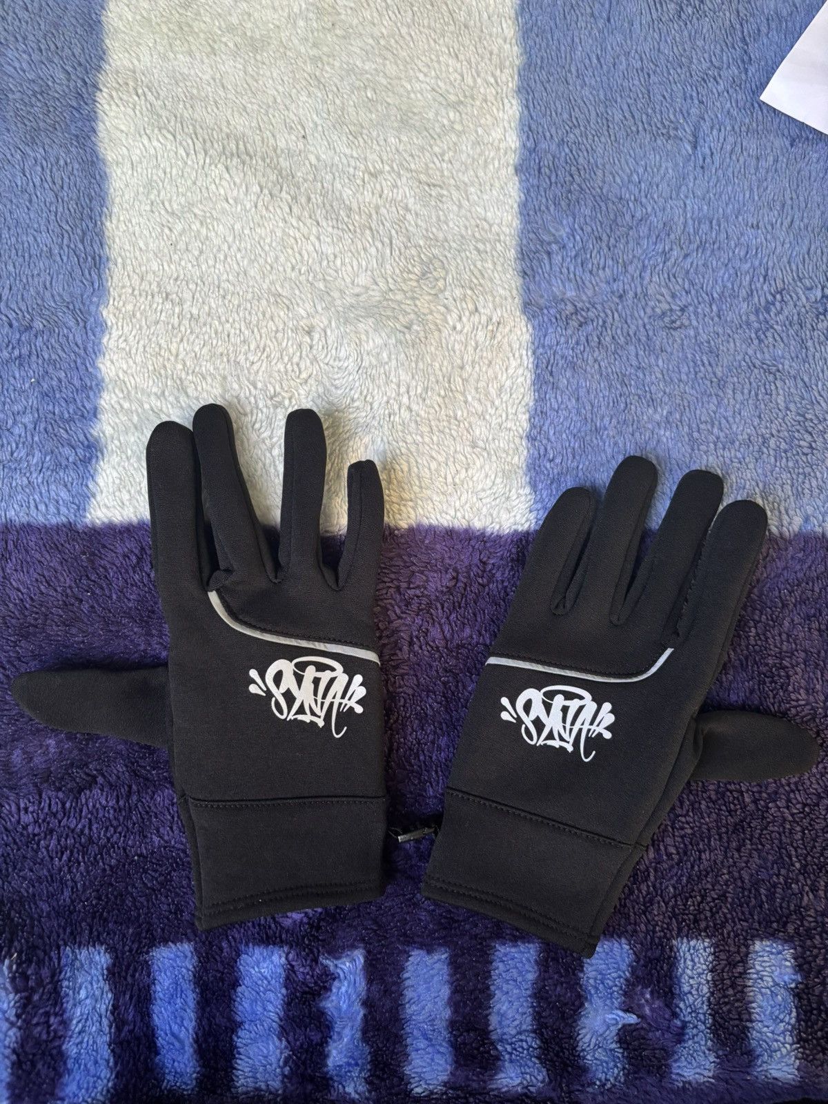 Designer × Streetwear × Trapstar London SYNA NO TRACE GLOVES