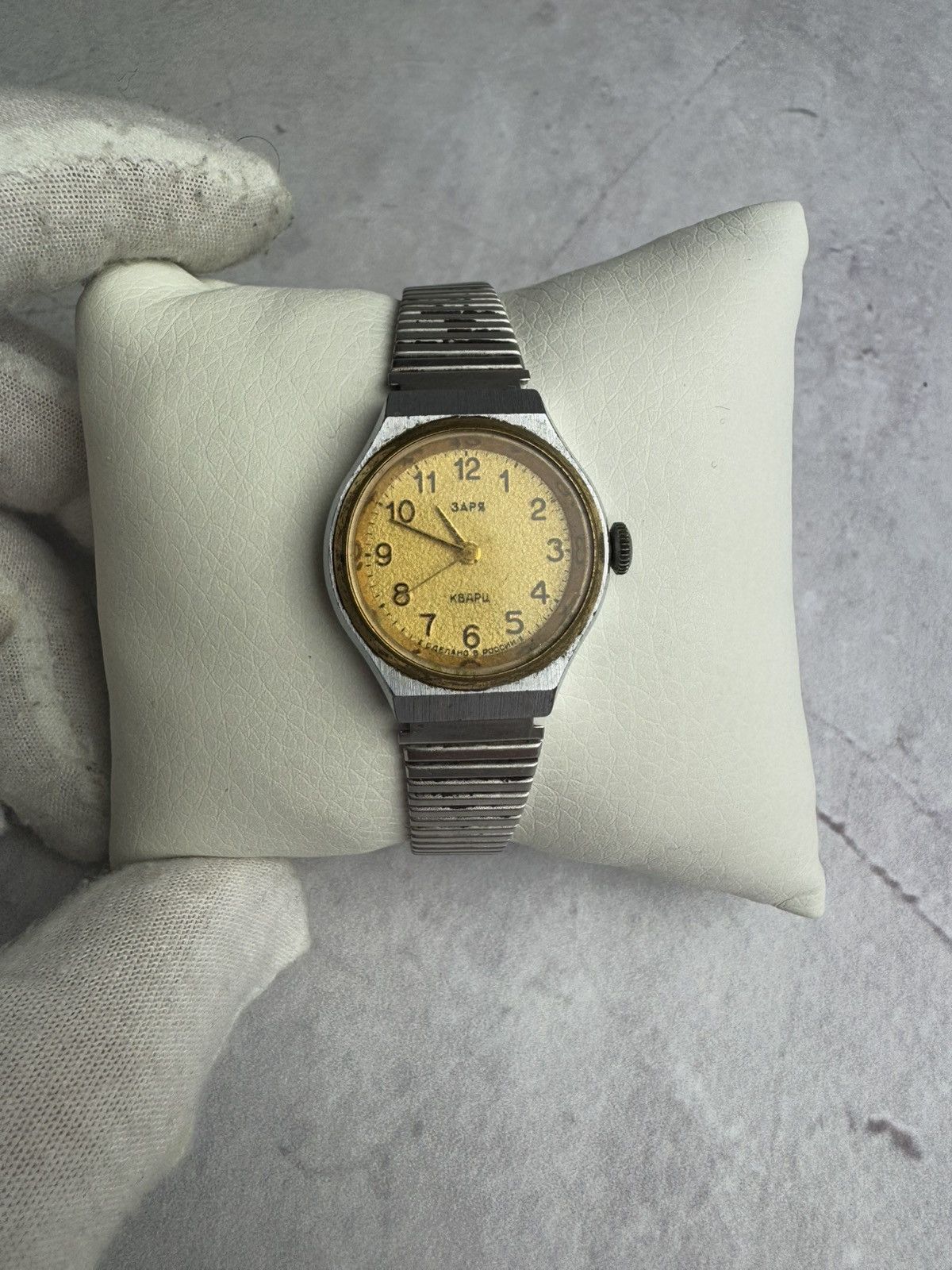 Japanese Brand × Vintage Zarya Japanese Style Watch Vintage Size ONE SIZE - 1 Thumbnail
