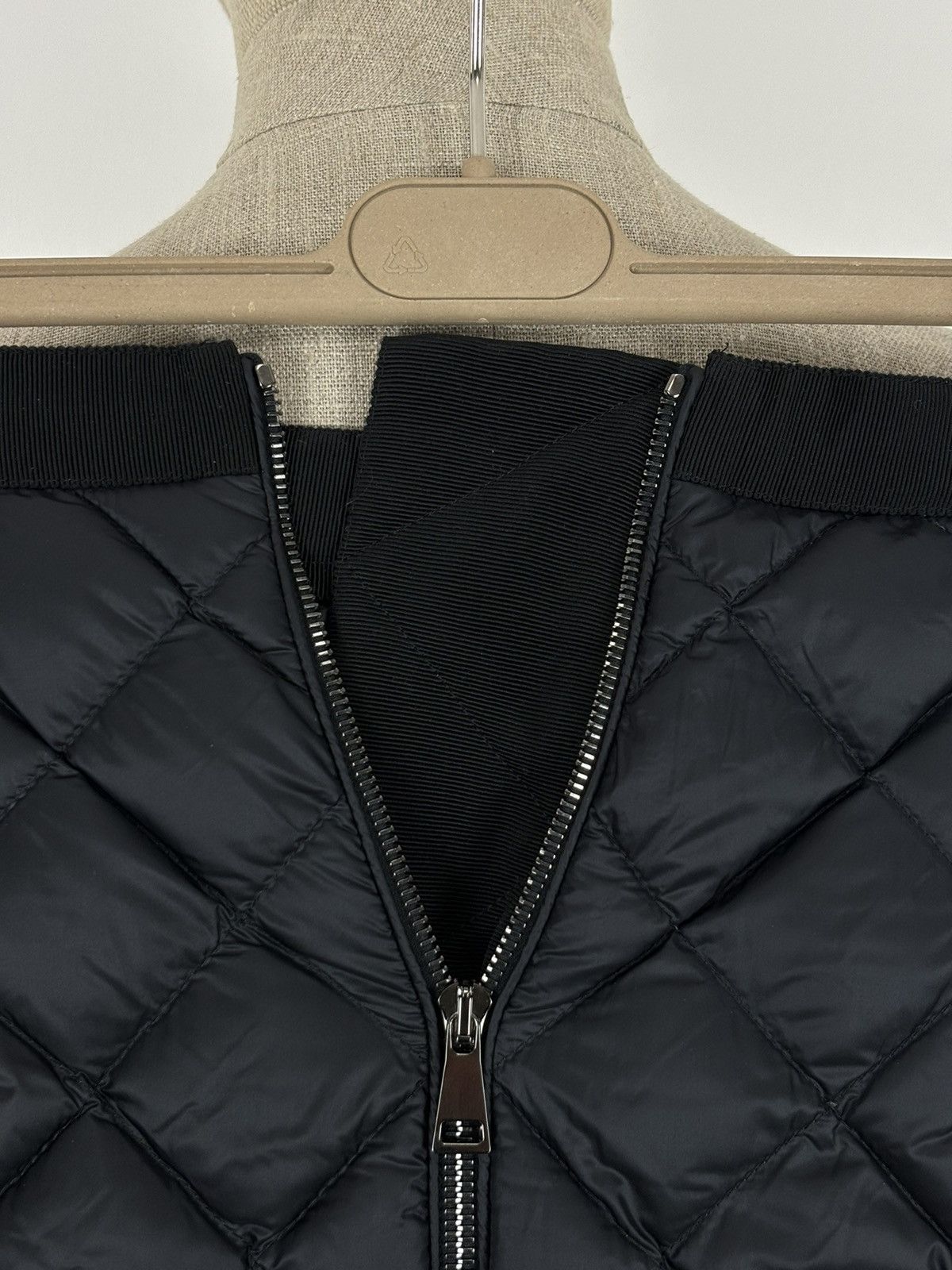 Moncler × Moncler Gamme Bleu × Moncler Grenoble NEW GONNA Logo Zip Pencil Down Puffer Quilted Long Straight Skirt Size 27" / US 4 / IT 40 - 18 Thumbnail