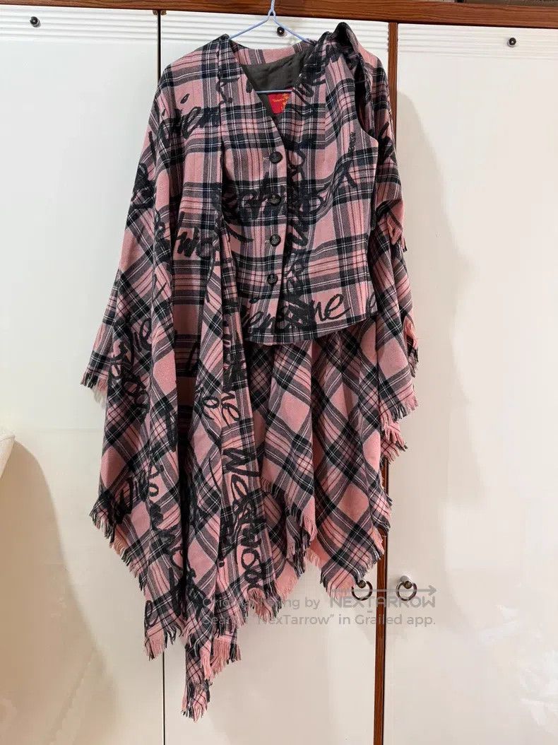Vivienne Westwood Vivienne Westwood Pink graffiti lettering, transforming ve Size S / US 4 / IT 40 - 7 Thumbnail