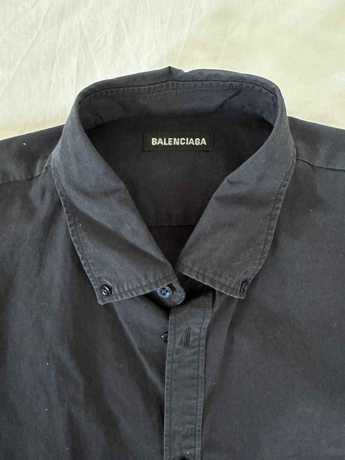 Balenciaga Balenciaga men’s logo shirt Size US M / EU 48-50 / 2 - 5 Thumbnail