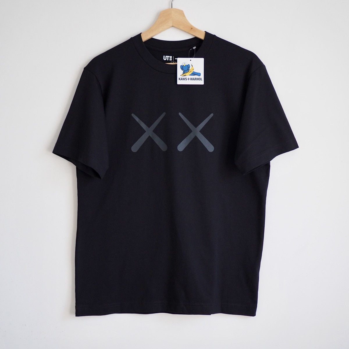 Andy Warhol × Kaws × Uniqlo Andy Warhol Art KAWS streetwear Uniqlo T shirt small Size US S / EU 44-46 / 1 - 1 Thumbnail