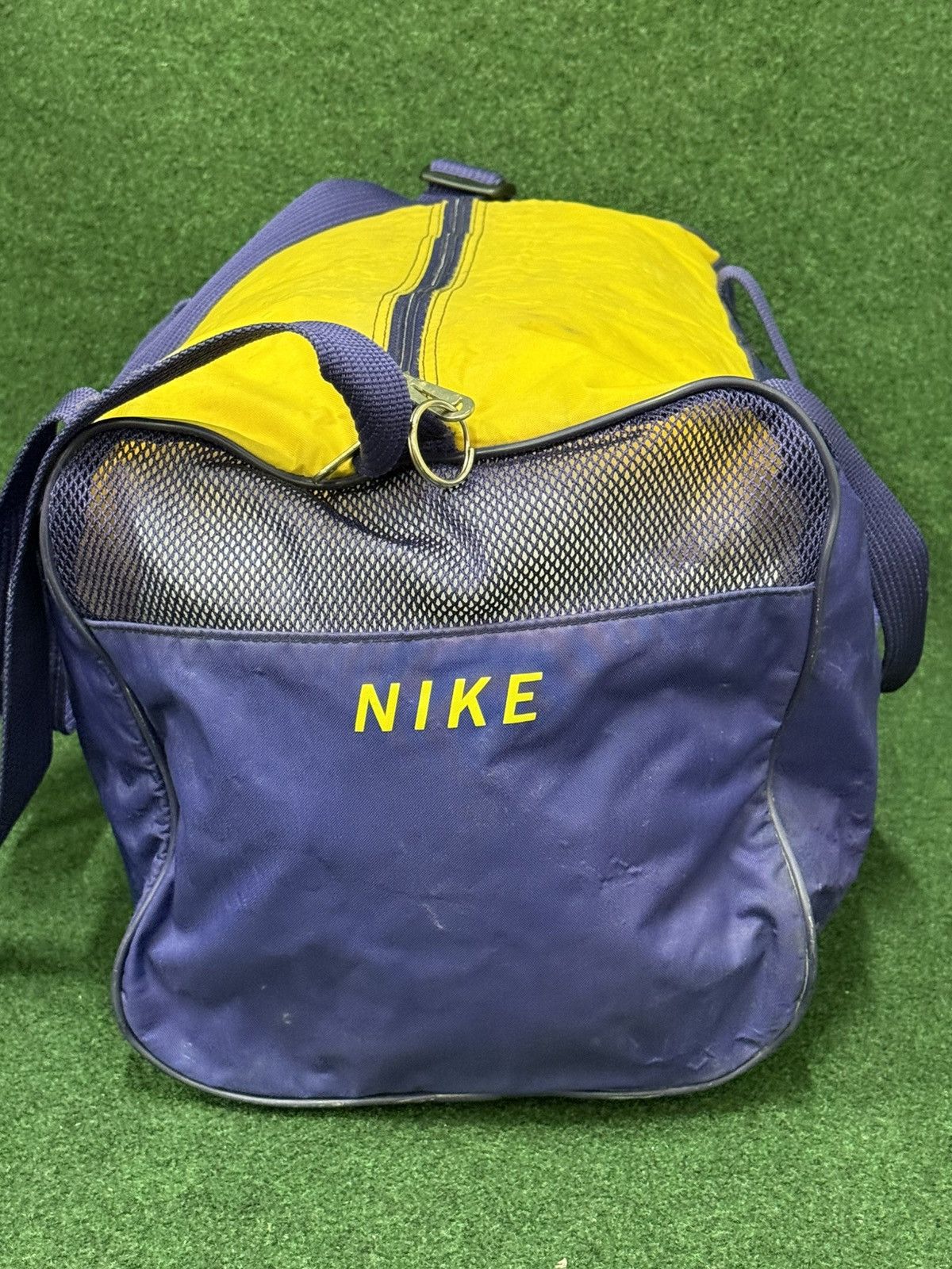 Nike Vintage Nike Duffle Bag Size ONE SIZE - 8 Thumbnail