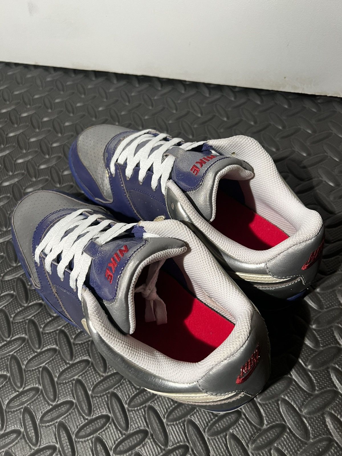 Nike RARE Nike Air Prestige 3 Iridescent size 10 Womens shoes Size US 10 / IT 40 - 4 Thumbnail