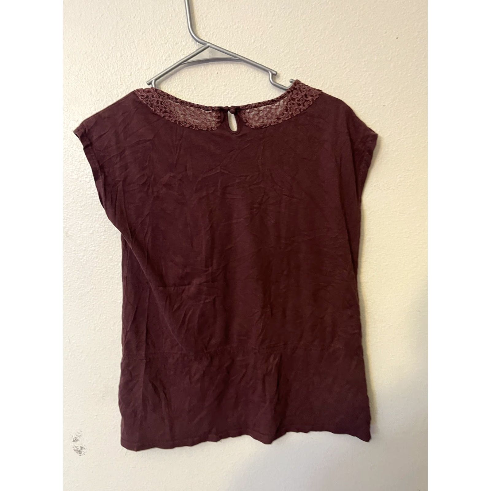 Tommy Hilfiger Tommy Hilfiger Women's Blouse Shirt Maroon V-Neck Sleeveless Size M Size M / US 6-8 / IT 42-44 - 2 Thumbnail