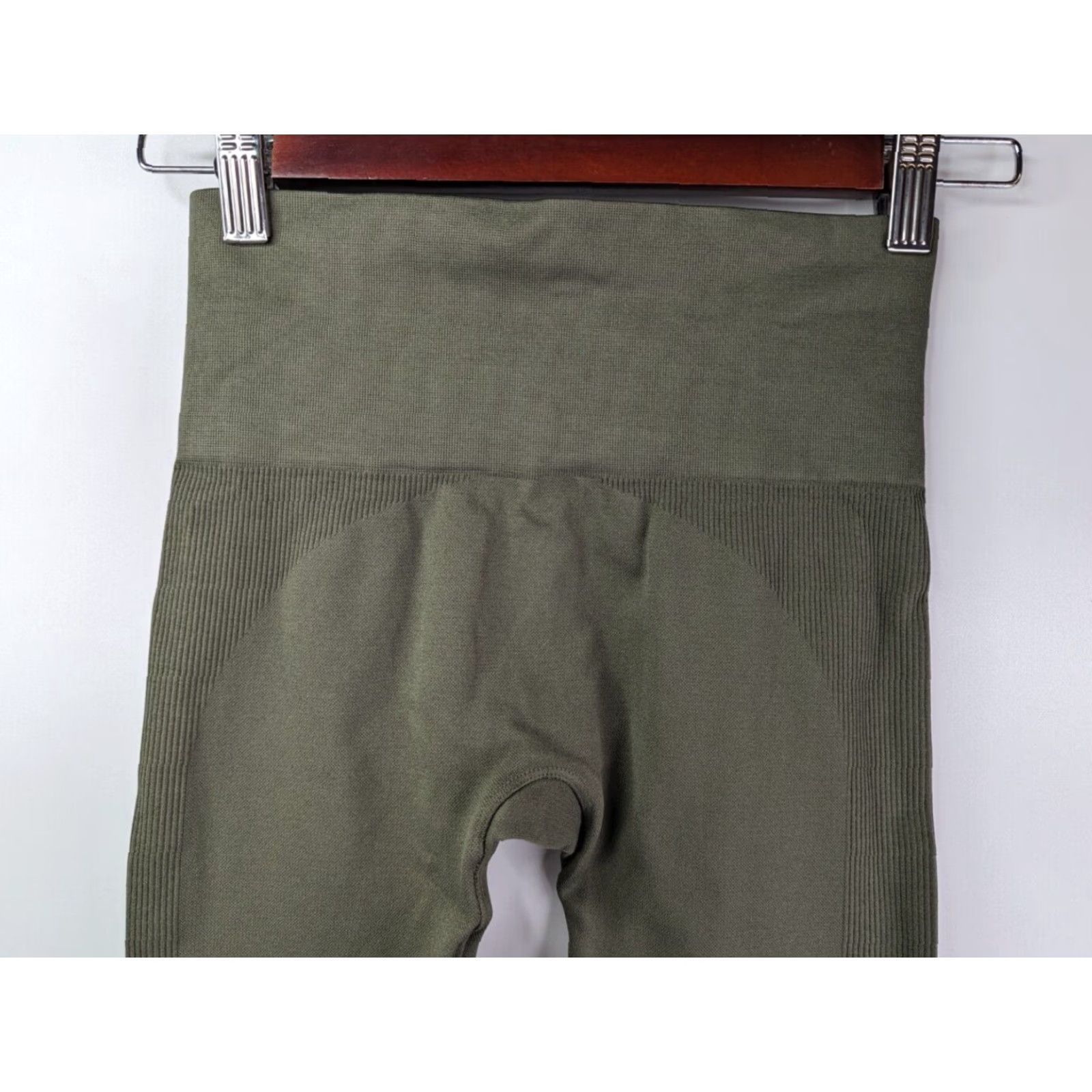 Vintage VINTAGE Set Active Sculptflex Leggings in Willow Green Women’s XS/S Leggings Womens XS/S Green Sculptflex Activewear Size 26" / US 2 / IT 38 - 5 Thumbnail