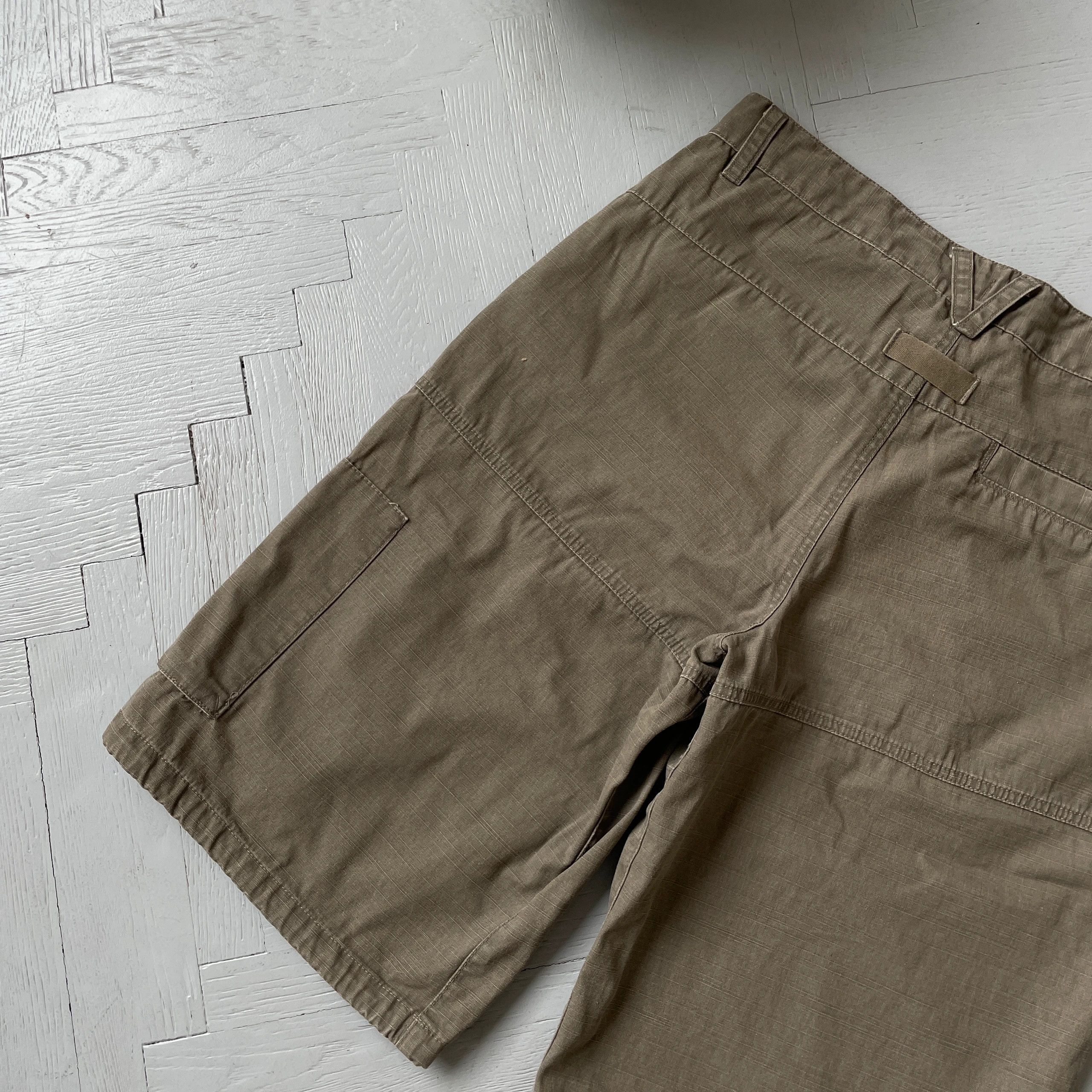 Nike Vintage Nike Cargo Shorts Size US 33 - 4 Thumbnail