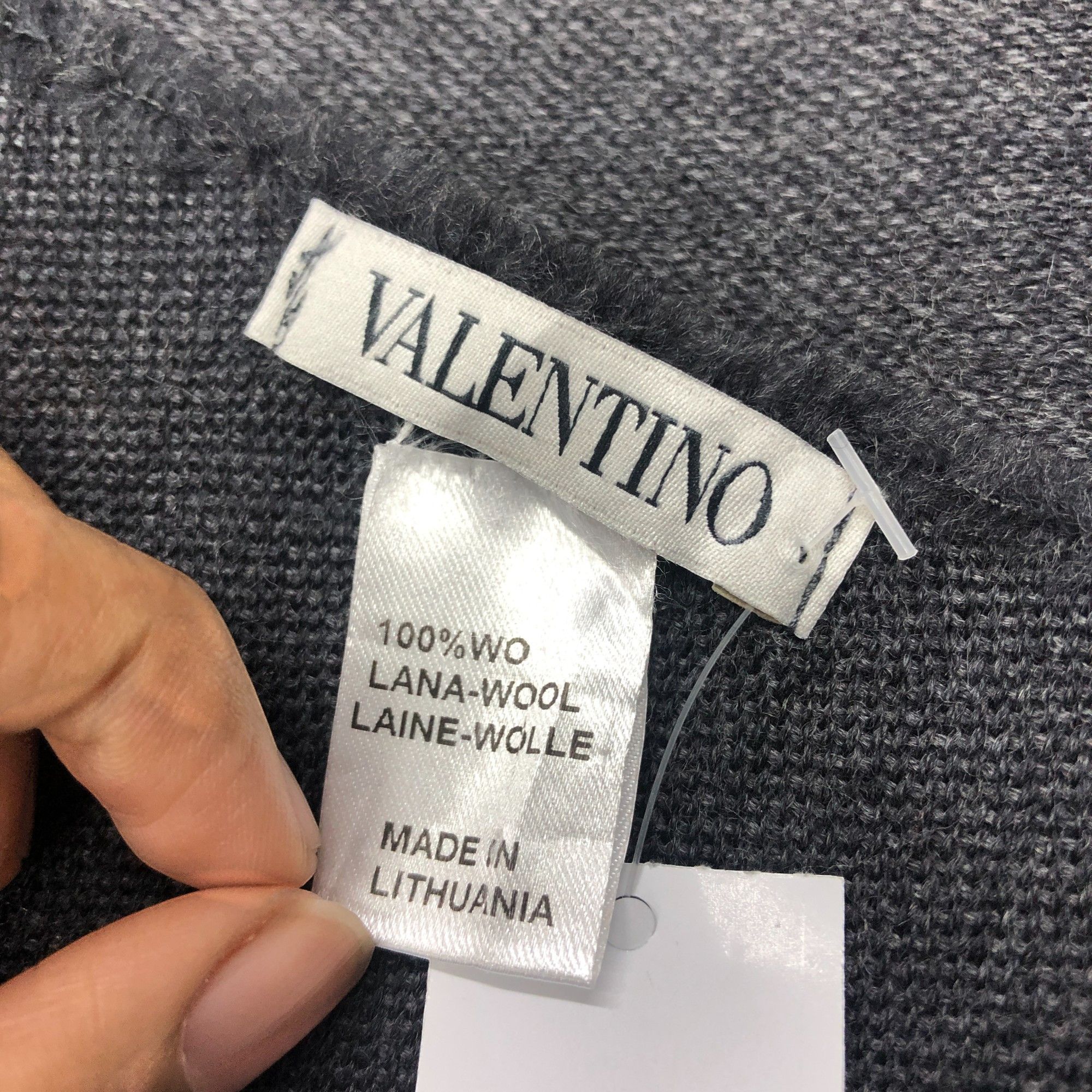 Japanese Brand Vintage Valentino Scarf Muffler Wool Winter Scarves Size ONE SIZE - 5 Thumbnail