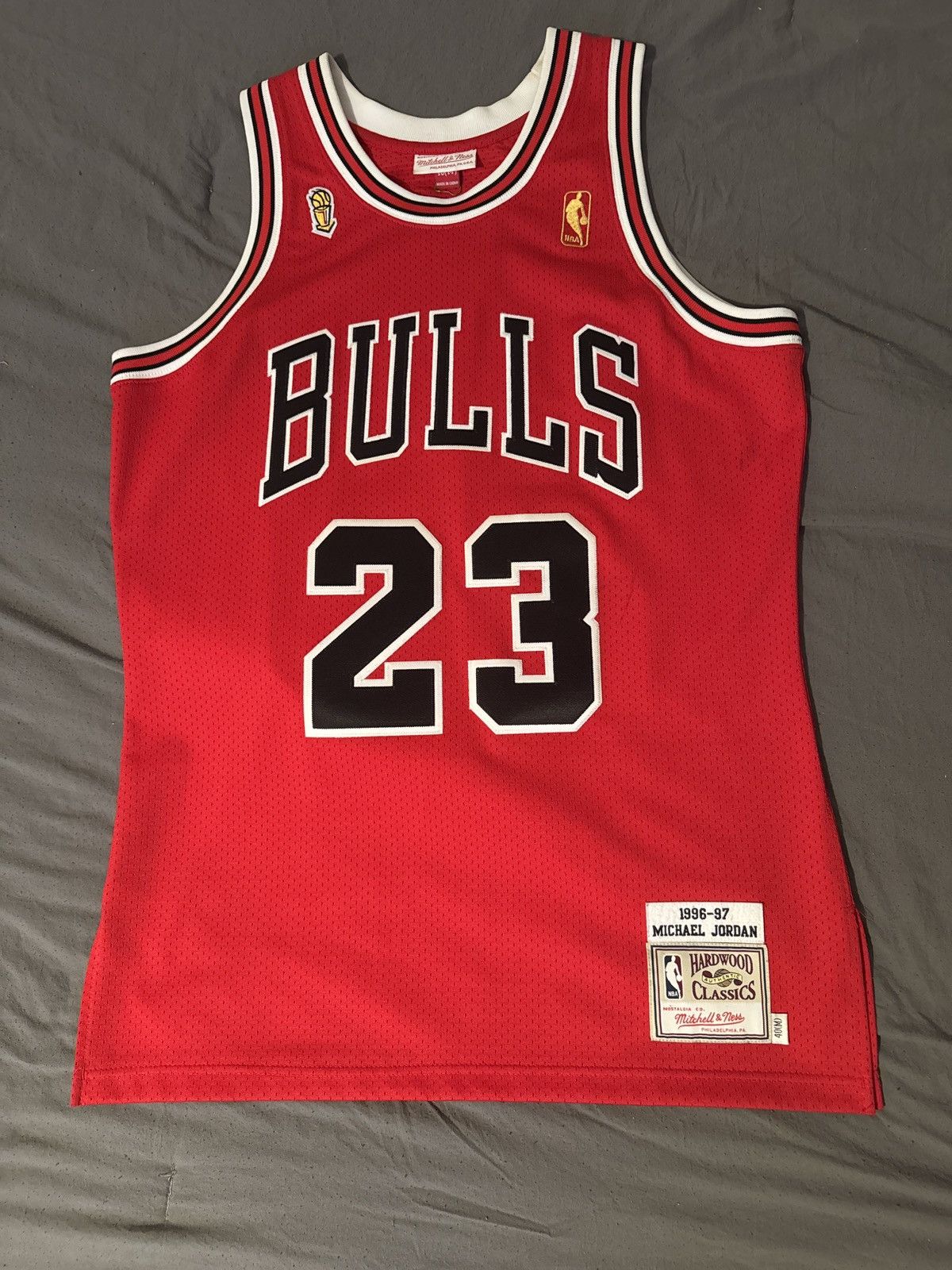 Mitchell & Ness × Vintage Bulls Michael Jordan Jersey 1996-97 Mitchell & Ness Size US M / EU 48-50 / 2 - 1 Thumbnail