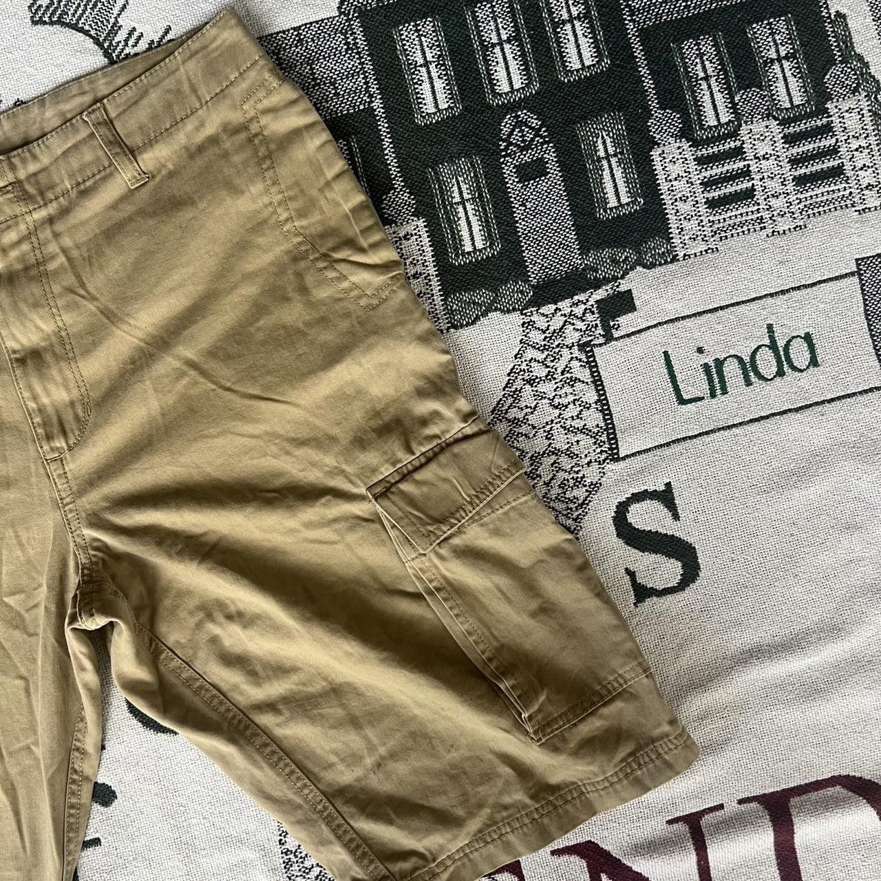 Sean John × Vintage Vintage Y2K/2000s Sean John Khaki Skater Style Cargo Shorts! Size US 32 / EU 48 - 3 Thumbnail