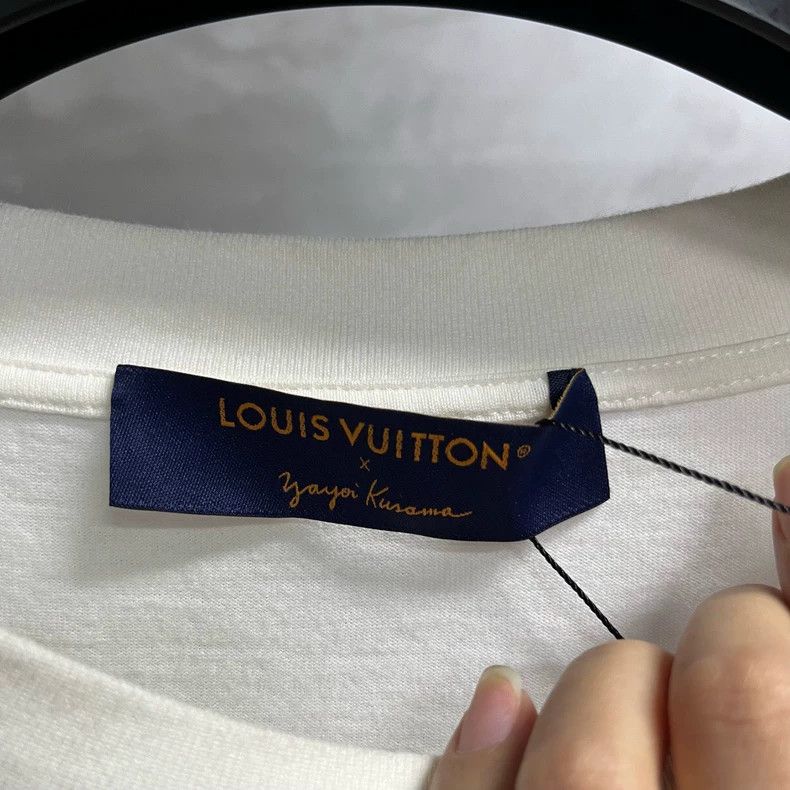 Louis Vuitton Louis Vuitton White logo Pumpkin Print Crew Neck Short Slee Size US XXL / EU 58 / 5 - 2 Thumbnail