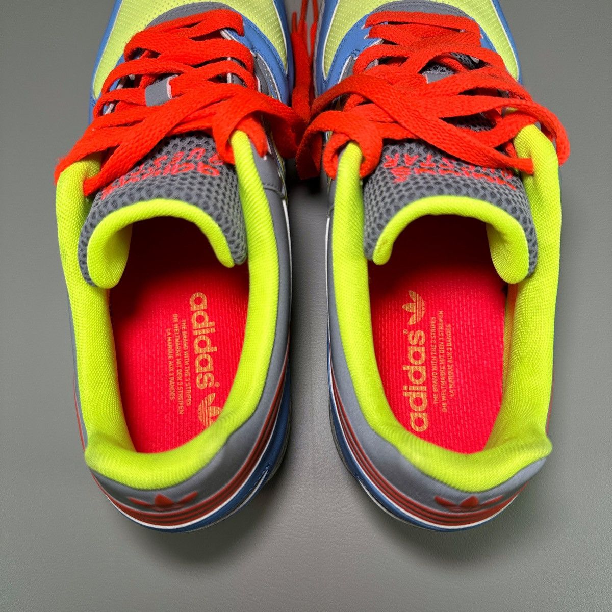 Adidas Rare adidas Originals Questar reflective 2010 sneakers Size US 12 / EU 45 - 8 Thumbnail