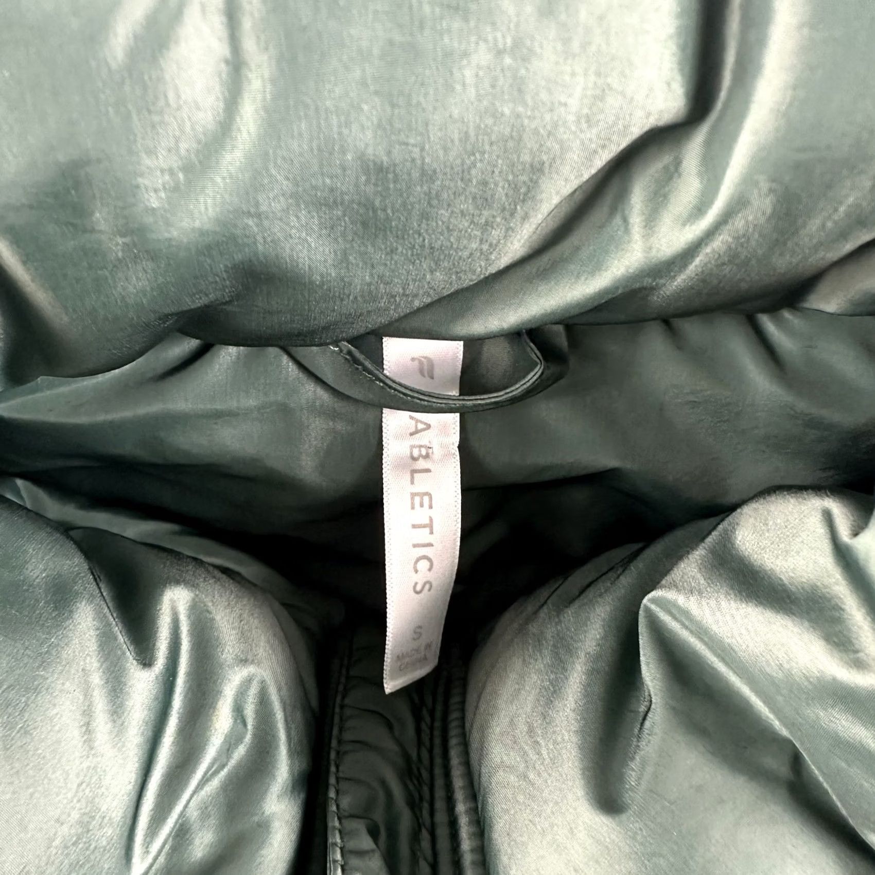 Fabletics Fabletics Ever Shine Pine All Weather Puffer Jacket Womens Size S Green Size S / US 4 / IT 40 - 8 Thumbnail