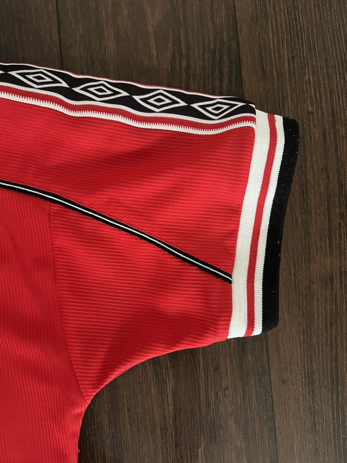 Umbro Manchester United umbro jersey Size US S / EU 44-46 / 1 - 5 Thumbnail