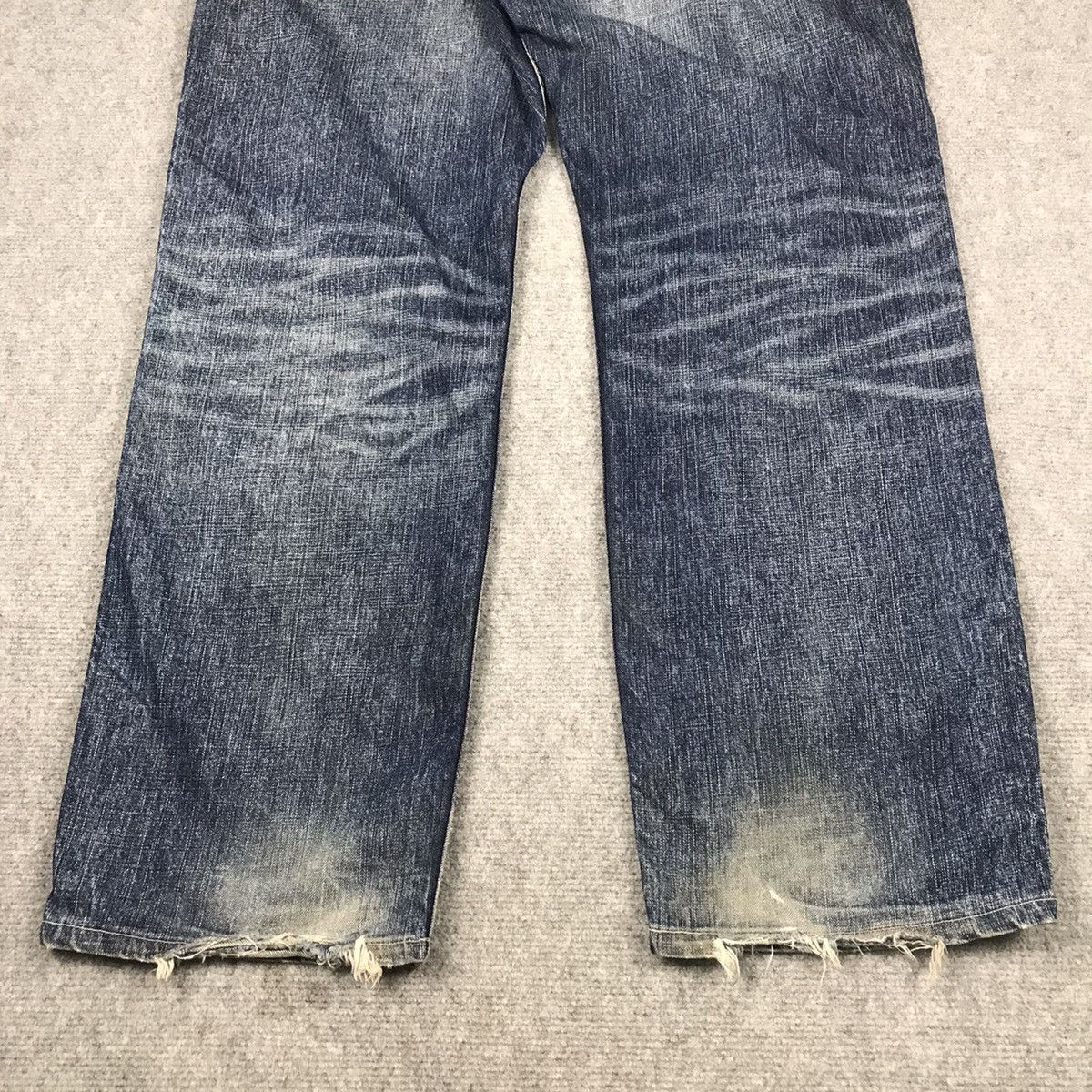Levi's Vintage Clothing RIPPED DISTRESSED LEVIS BLUE DENIM BAGGY PANTS 142 Size US 34 / EU 50 - 10 Thumbnail