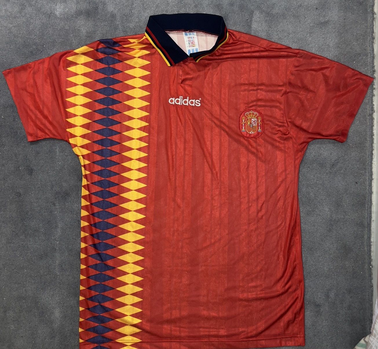 Adidas SPAIN 1994 home shirt Size US L / EU 52-54 / 3 - 1 Thumbnail