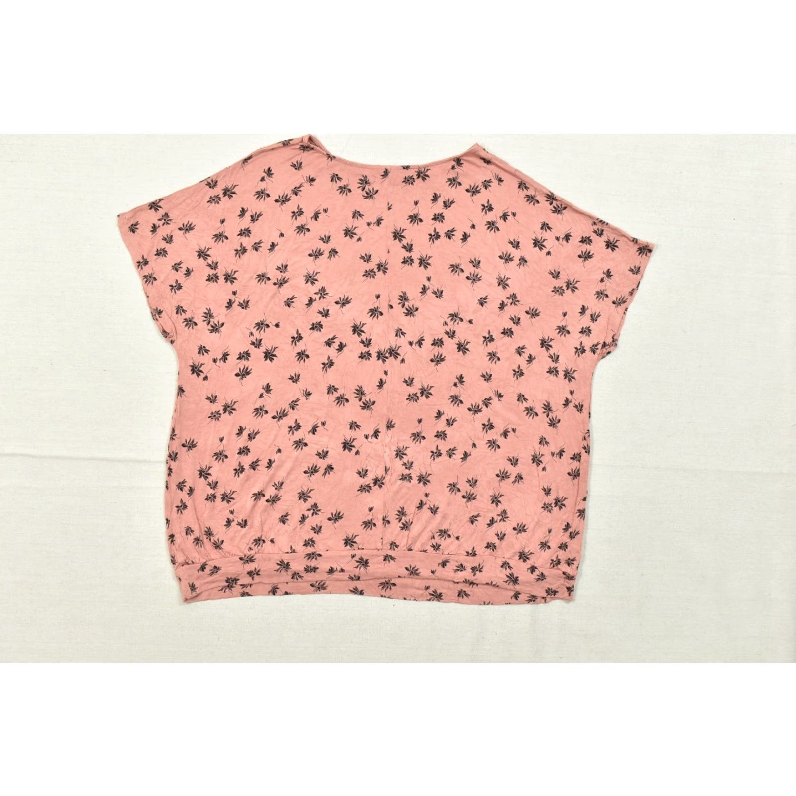 Vintage Lane Bryant Women 18/20 Pink Floral Rayon Spandex Scoop Neck Short Sleeve Dolman T-Shirt Size 40" / US 18 - 3 Thumbnail
