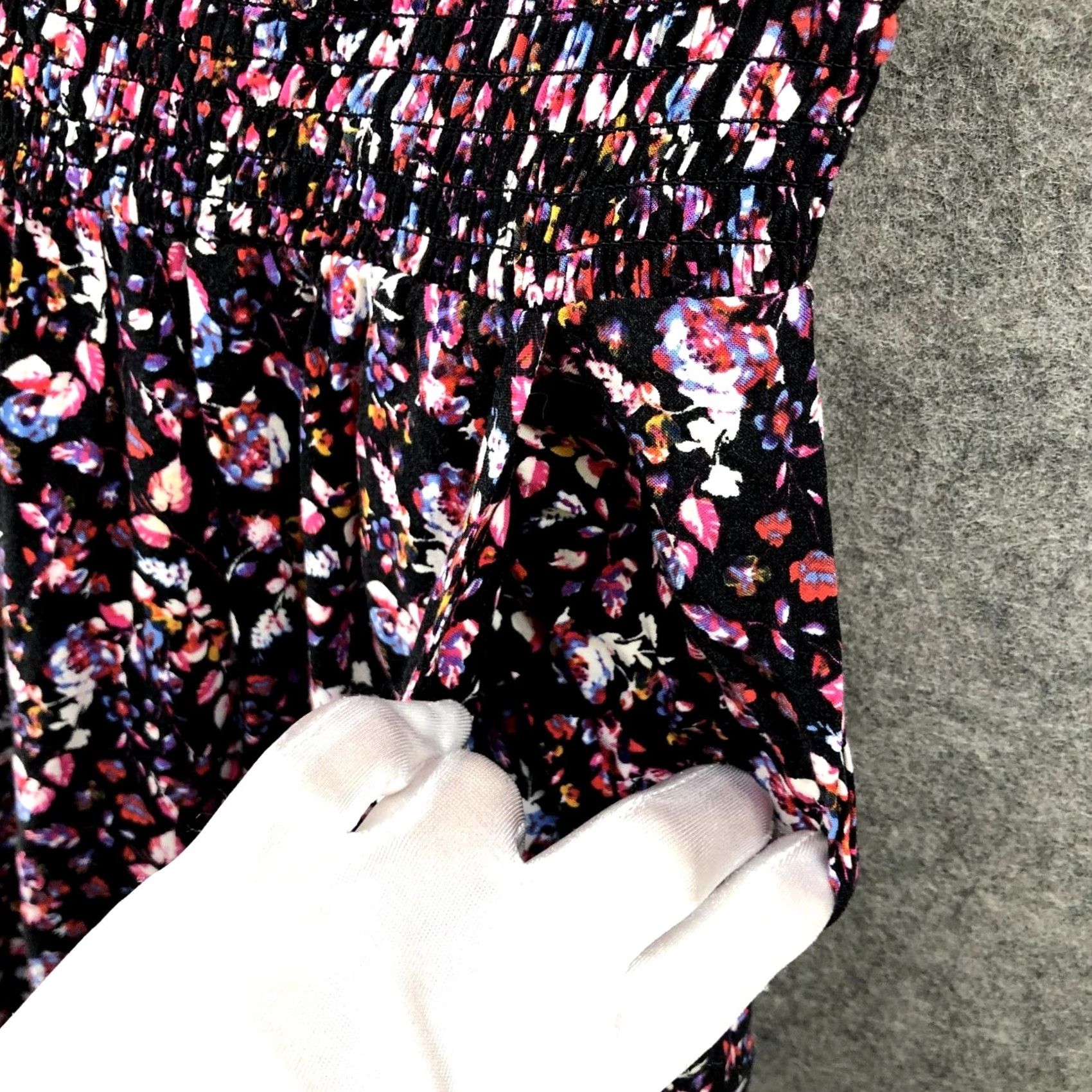 Express Express Mini Dress XS Black Floral Smocked Rayon Short Sleeve Pockets Size 26" / US 2 / IT 38 - 5 Thumbnail