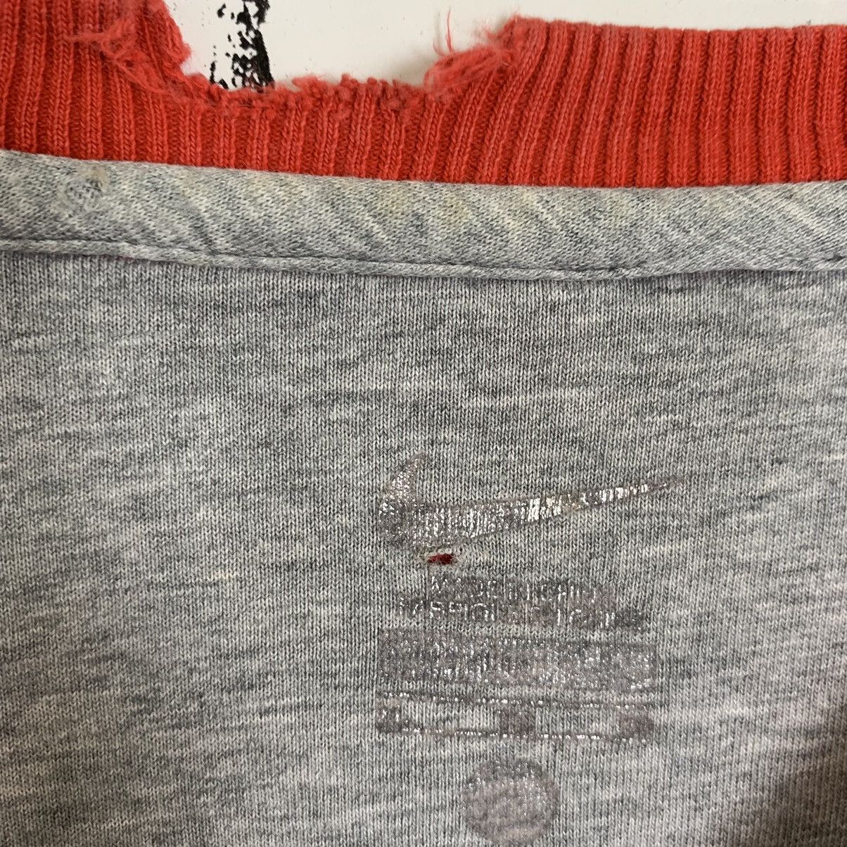 Nike Sportwear Nike Small Logo Sweatshirt Nike Crewneck Size US XL / EU 56 / 4 - 12 Thumbnail
