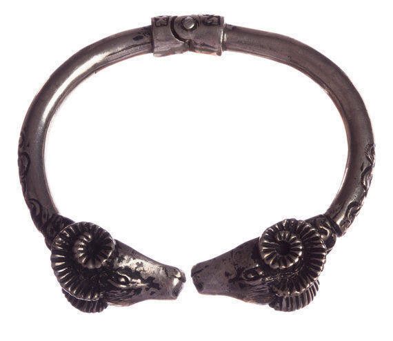 Designer Sterling Silver Double Headed Ram Spring Unisex Bracelet Size ONE SIZE - 3 Thumbnail