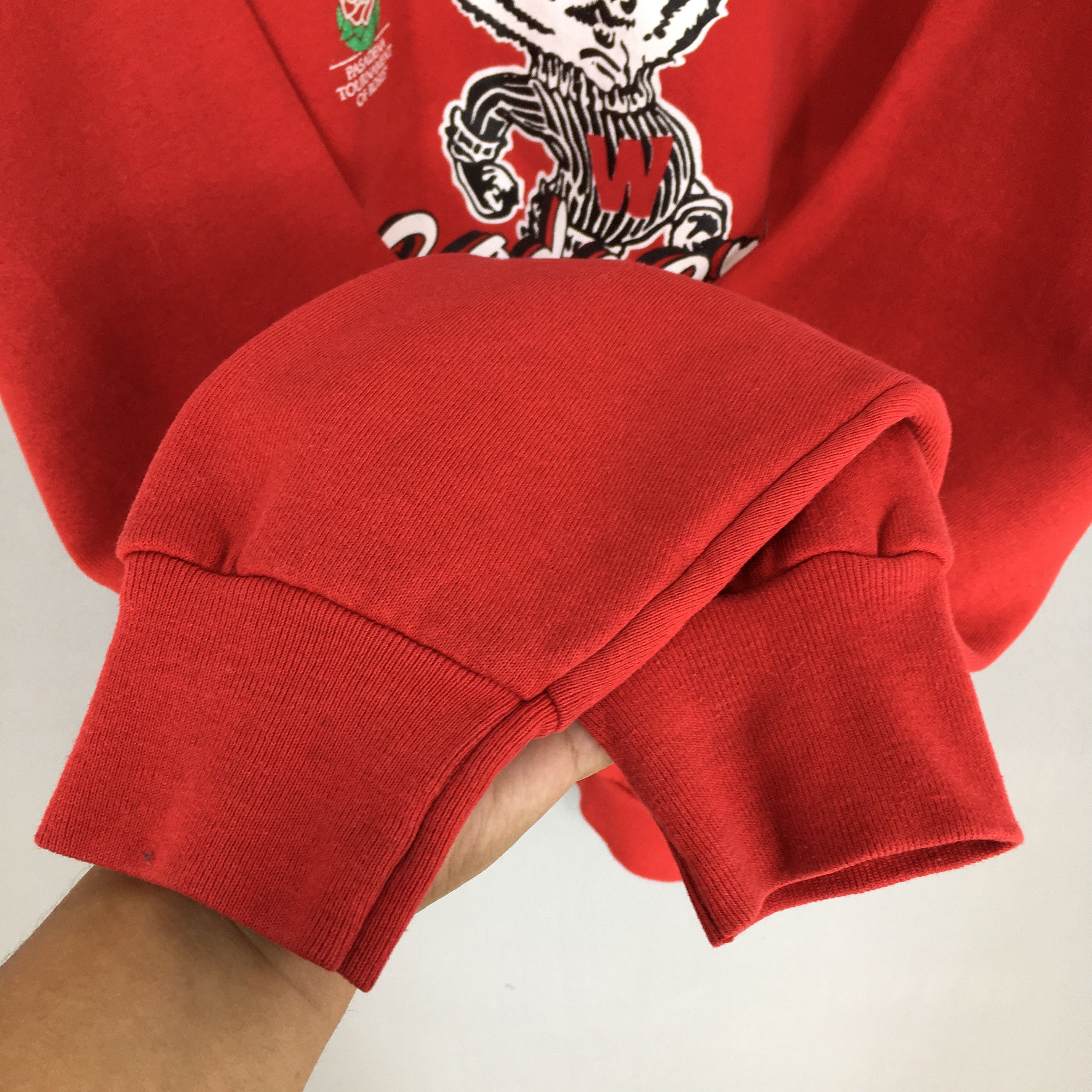 Fruit Of The Loom Vintage Wisconsin Badgers Ncaa Sweatshirt XXLarge Size US XXL / EU 58 / 5 - 5 Thumbnail