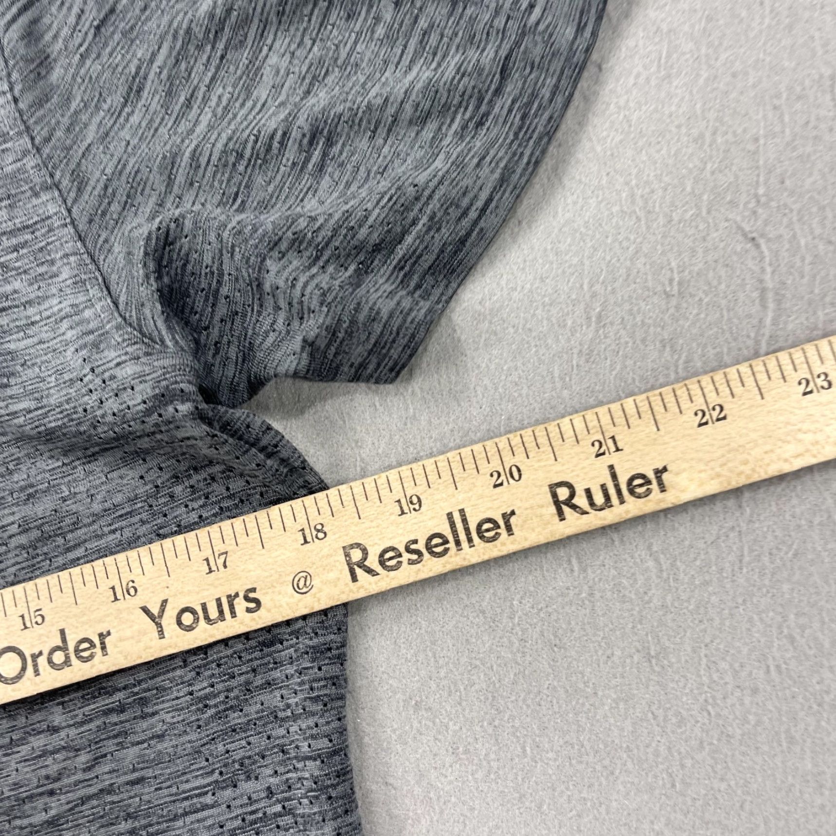 Lululemon Lululemon Shirt Mens S Gray Short Sleeve Metal Vent Tech Workout Logo Size US S / EU 44-46 / 1 - 7 Thumbnail