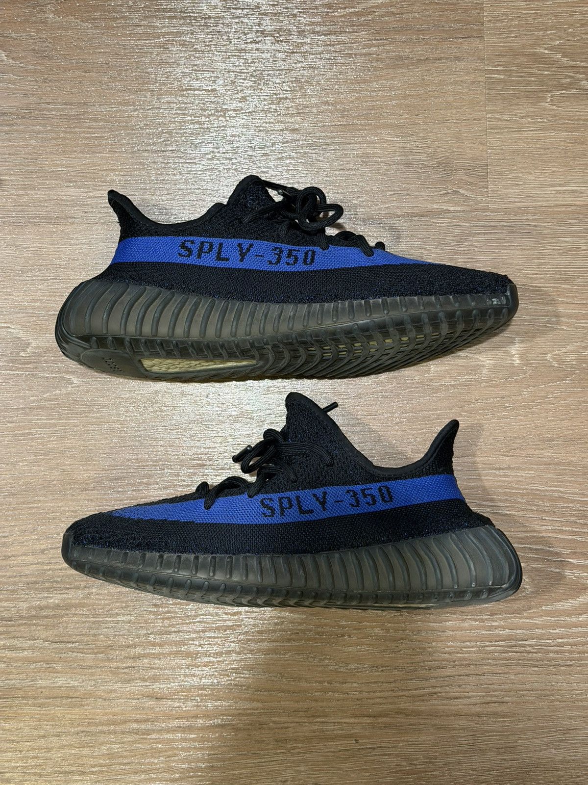 Adidas Adidas Yeezy Boost 350 V2 Low Dazzling Blue Size US 10 / EU 43 - 10 Thumbnail