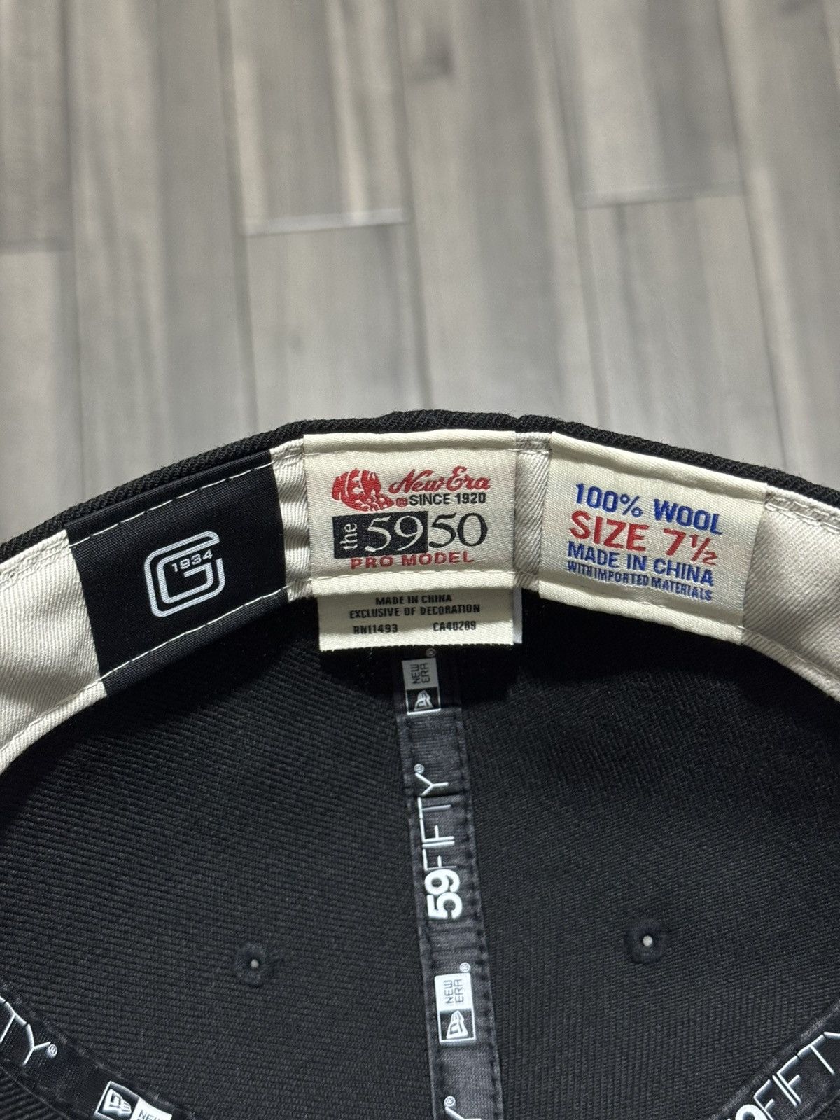 Fear of God × New Era Japan Exclusive Fear of God Fitteds Size ONE SIZE - 4 Thumbnail