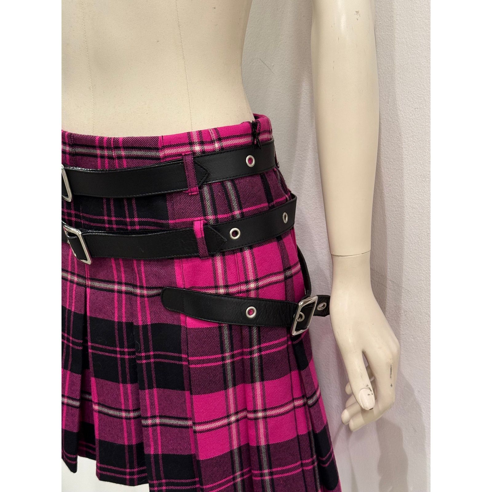 Dolce & Gabbana A/W2003 Dolce & Gabbana bondage tartan runway skirt Size 30" / US 8 / IT 44 - 5 Thumbnail