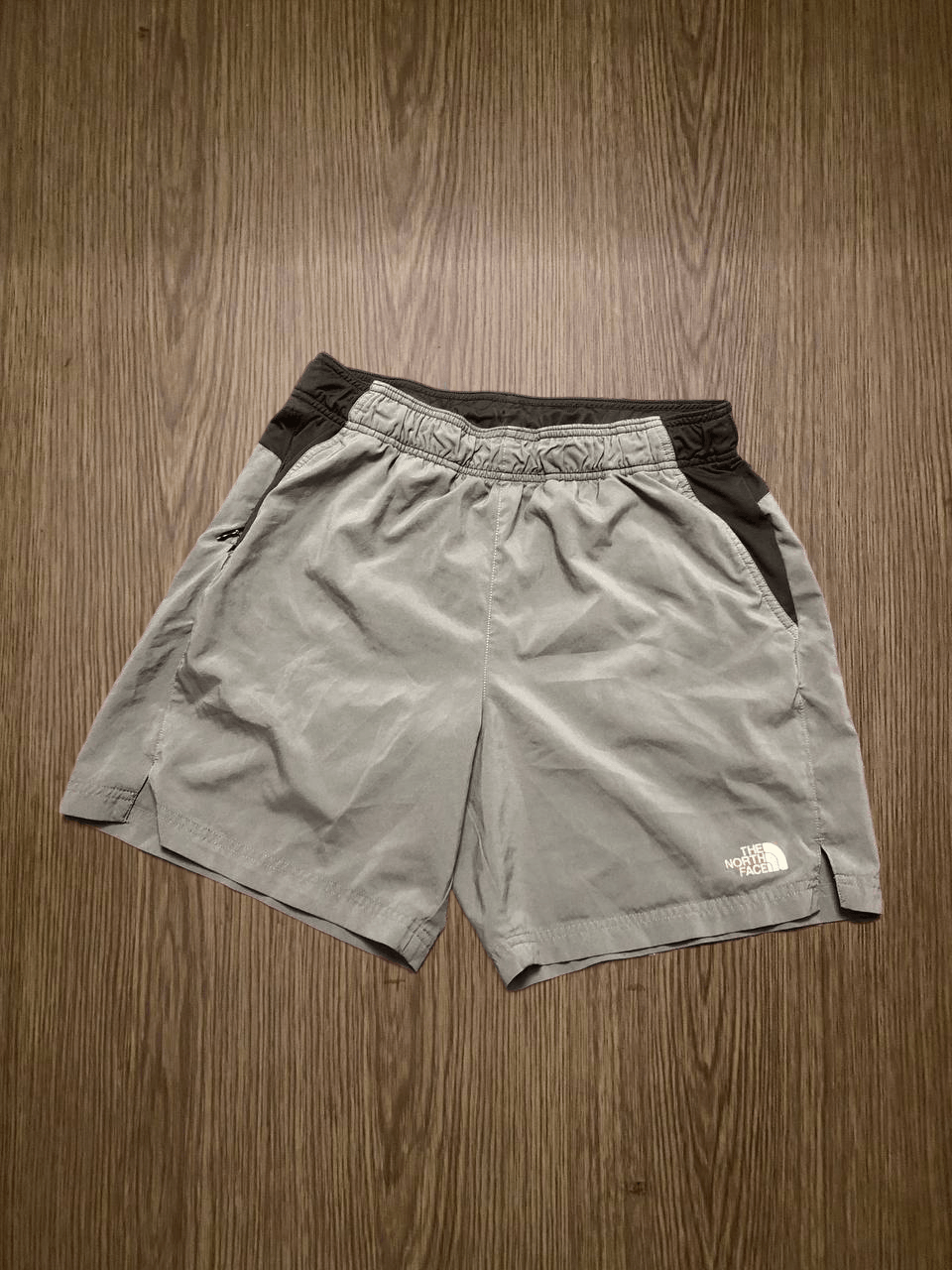The North Face The North Face Shorts Size US 32 / EU 48 - 1 Thumbnail