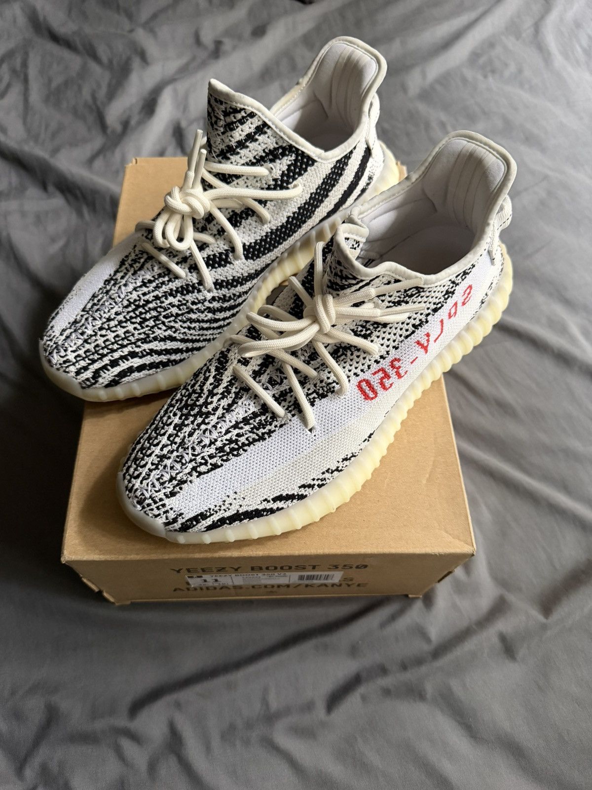 Yeezy Yeezy Boost 350 V2 Zebra Size US 11 / EU 44 - 6 Thumbnail