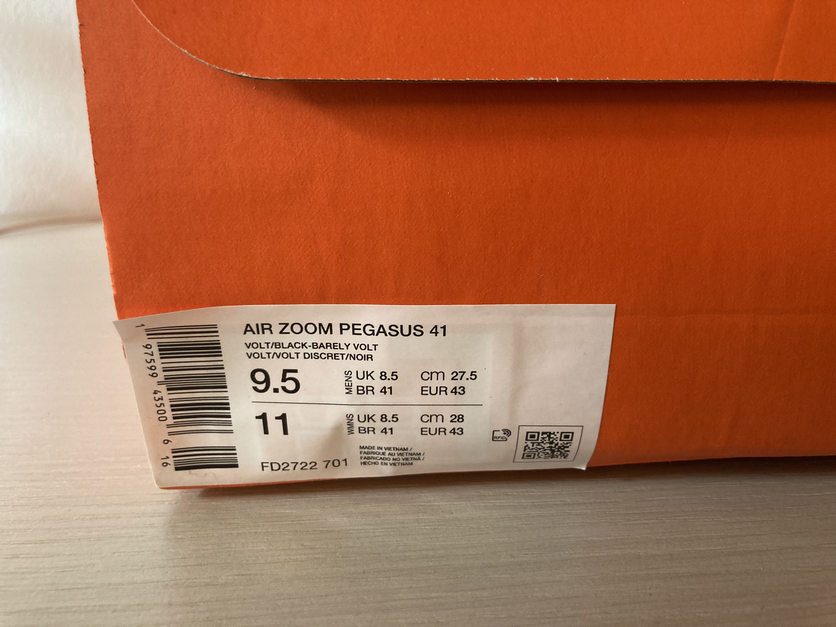 Nike NIKE Air Zoom Pegasus 41 in VOLT - size EU 43 Size US 10 / EU 43 - 8 Thumbnail