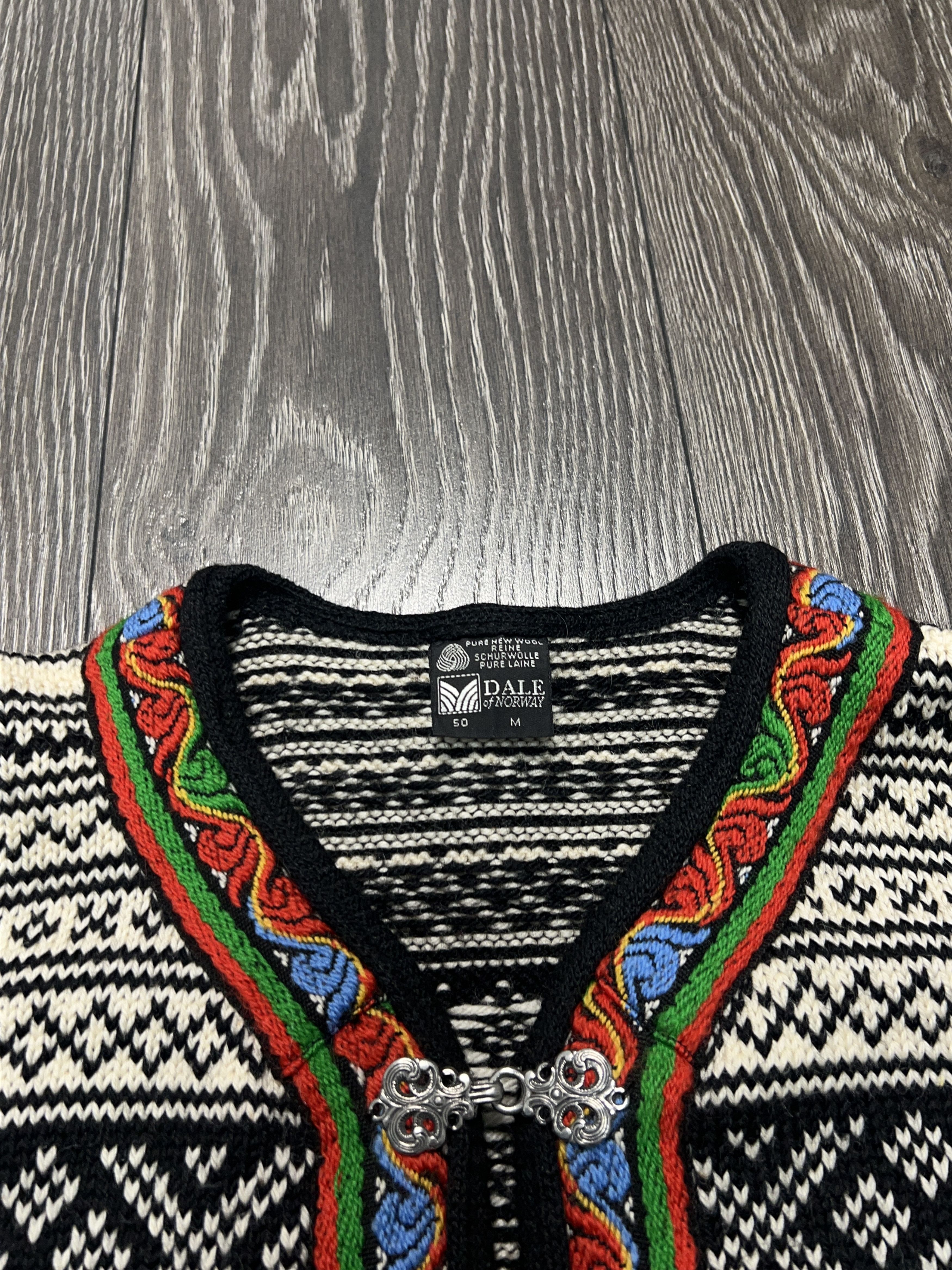 Traditional Weatherwear Wool Knit Clasp Cardigan Sweater Traditional Size 50 M Size US M / EU 48-50 / 2 - 4 Thumbnail