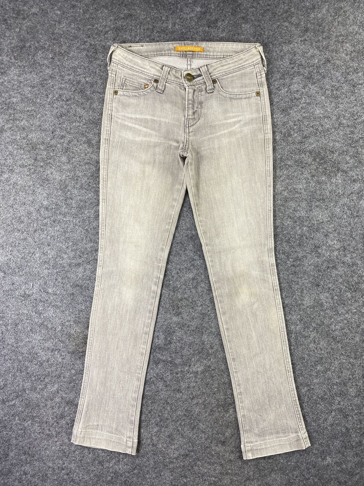 Jean × Levi's × Vintage Vintage Levis Lady Style Faded Grey Jeans - J1031 Size 27" / US 4 / IT 40 - 1 Thumbnail