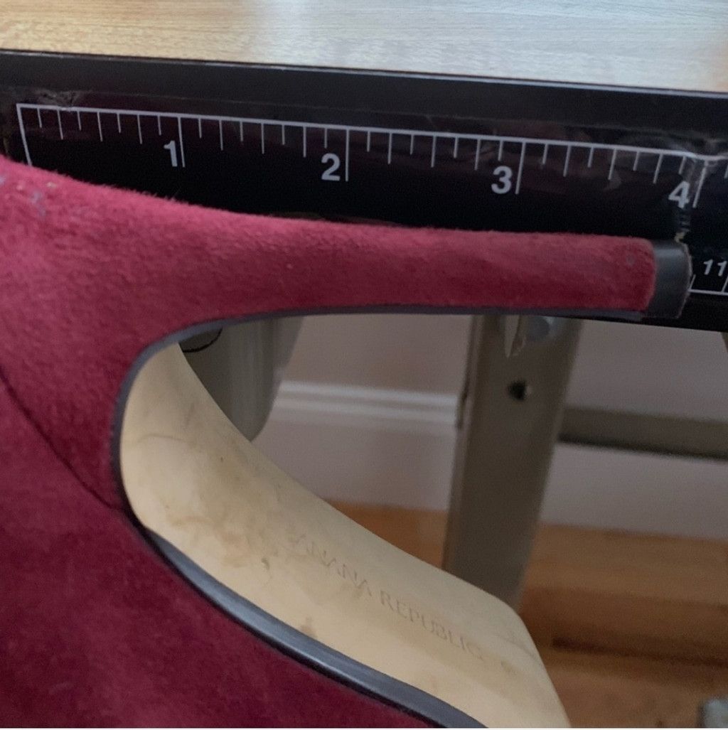 Banana Republic Banana Republic Women's Burgundy and Red Courts Size US 9 / IT 39 - 2 Thumbnail