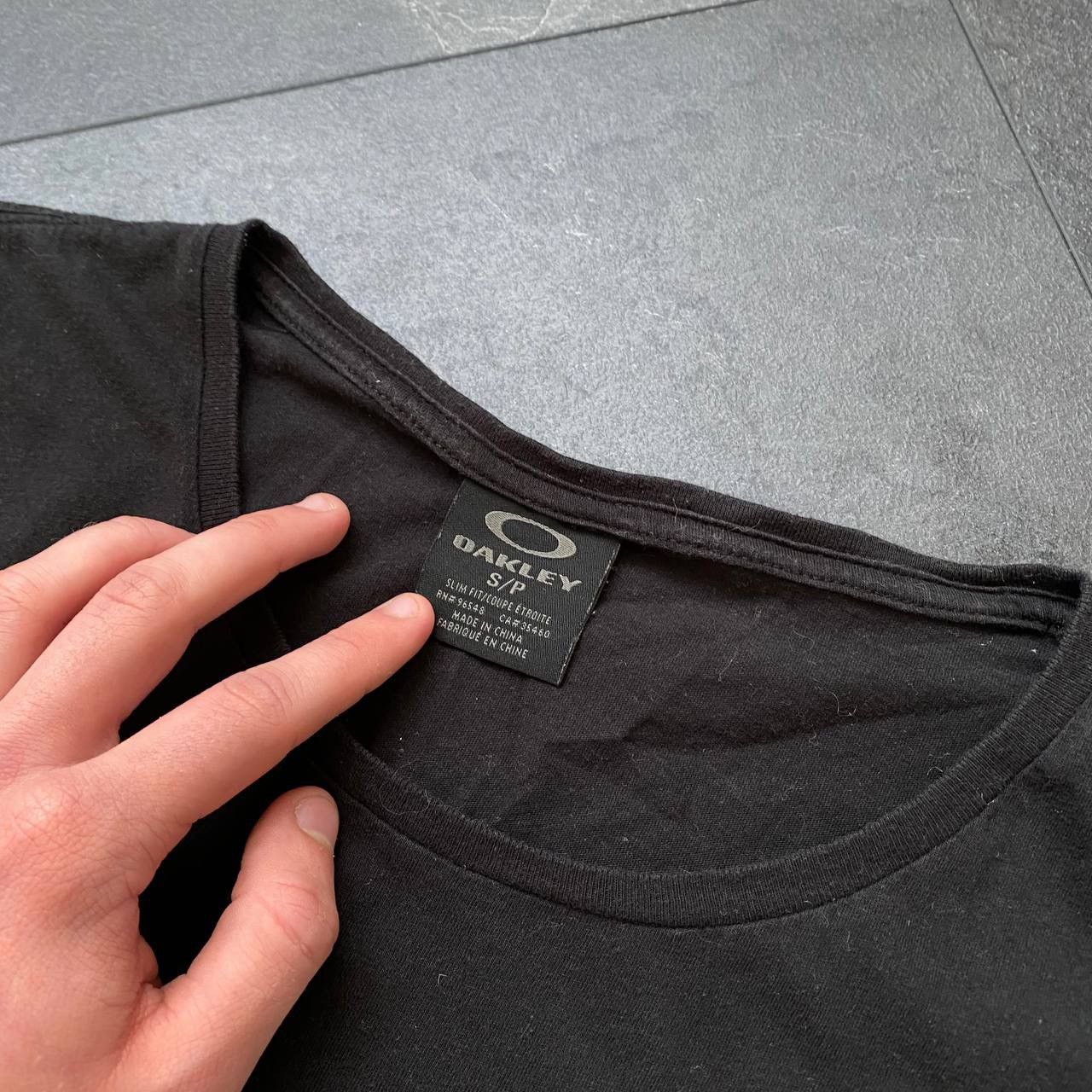 Oakley × Streetwear × Vintage Vintage big logo Dubai Oakley tee shirt Size US S / EU 44-46 / 1 - 4 Thumbnail