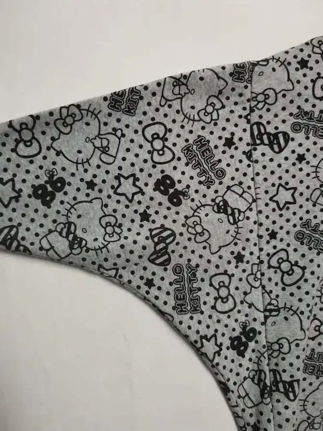 Vintage Vintage Hello Kitty Full Print Sweatshirt Size US XL / EU 56 / 4 - 7 Thumbnail