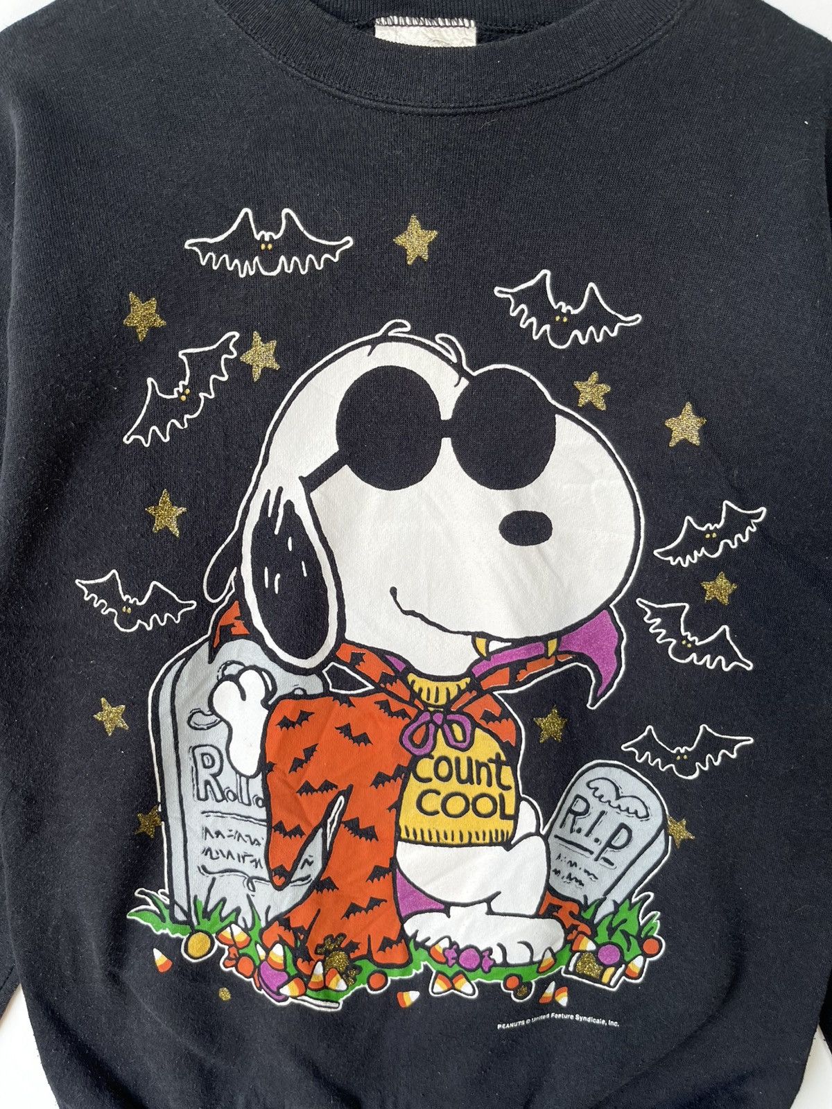 Peanuts × Vintage Vintage 90s Peanuts Snoopy Dracula Sweatshirt Size US L / EU 52-54 / 3 - 3 Thumbnail