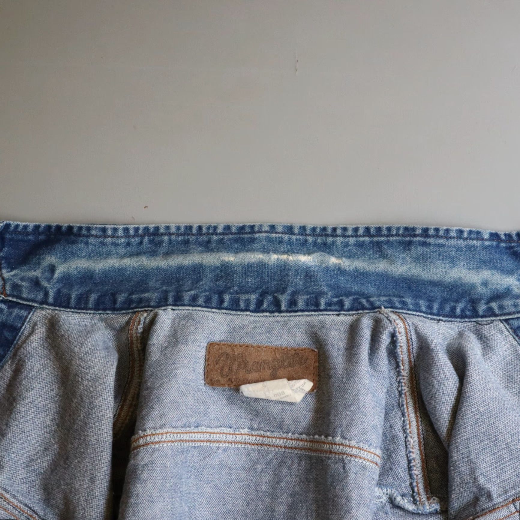 VINTAGE Wrangler Jacket Men’s Medium Blue Denim Trucker Cowboy Western 90s Wrangler Jacket Mens Blue Denim Short Sleeve?