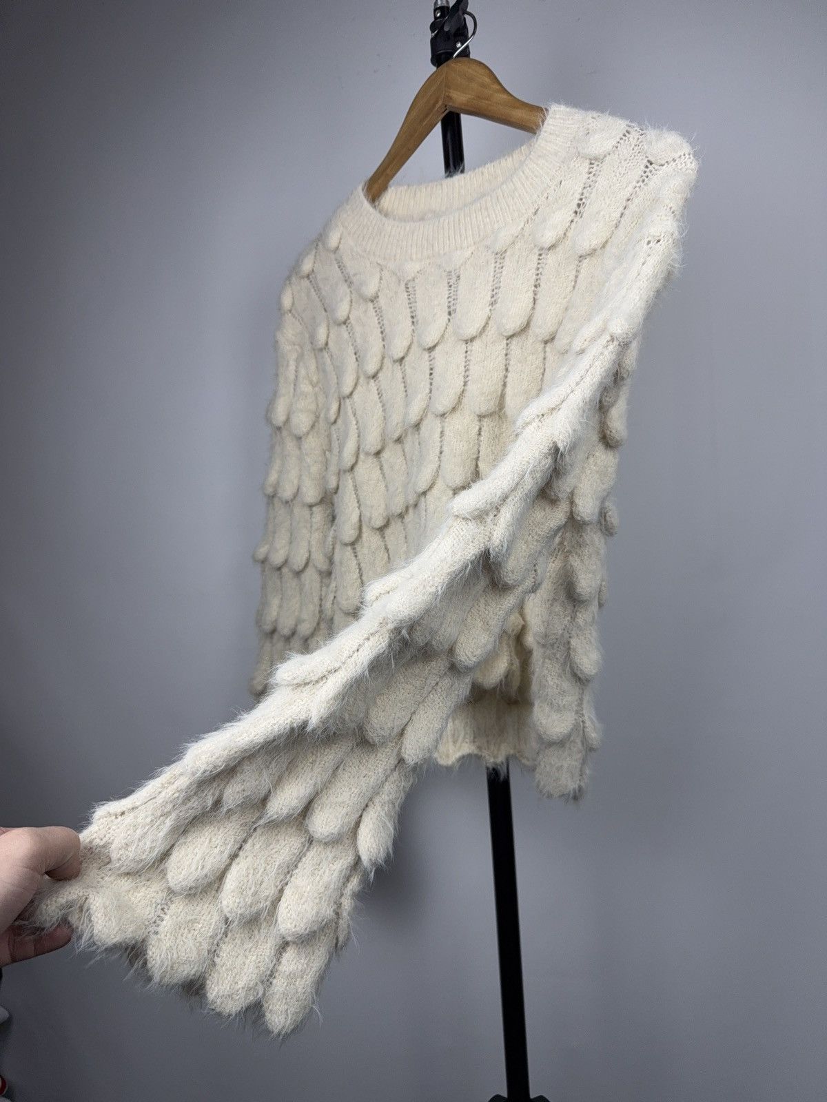 Japanese Brand Japanese 00s Avant-Garde Fuzzy Knit Sweater Flared Sleeves Size M / US 6-8 / IT 42-44 - 4 Thumbnail