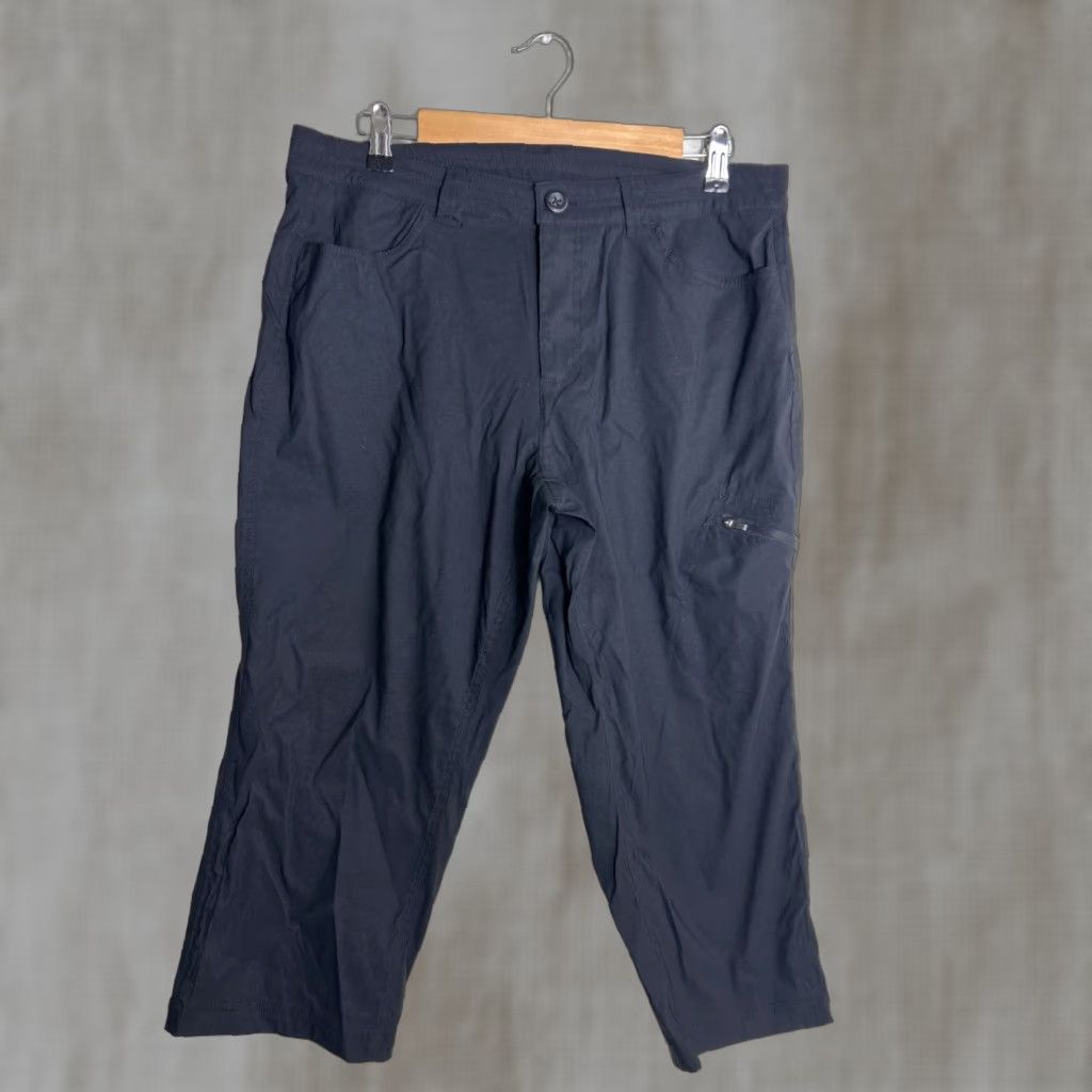 Eddie Bauer VINTAGE Eddie Bauer Women’s Cargo Capri Pants Black 32x20 Nylon 12 Women Capri Pants Mens Womens Girls Size 34" / US 12 / IT 48 - 1 Thumbnail