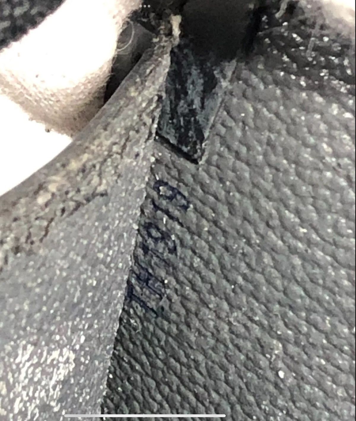 Louis Vuitton Louis Vuitton Riviera Handbag Epi Leather Black Size ONE SIZE - 9 Thumbnail