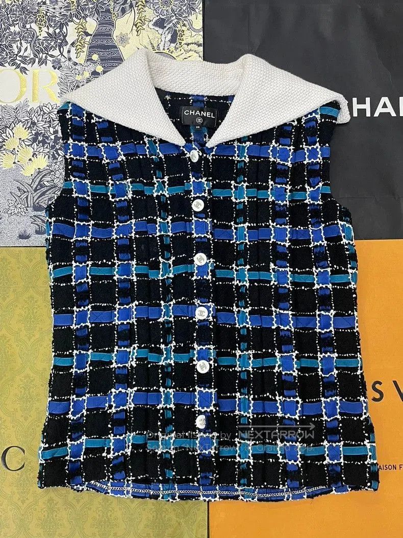 Chanel Chanel Black Blue Plaid Tweed Vest. Size US S / EU 44-46 / 1 - 1 Thumbnail
