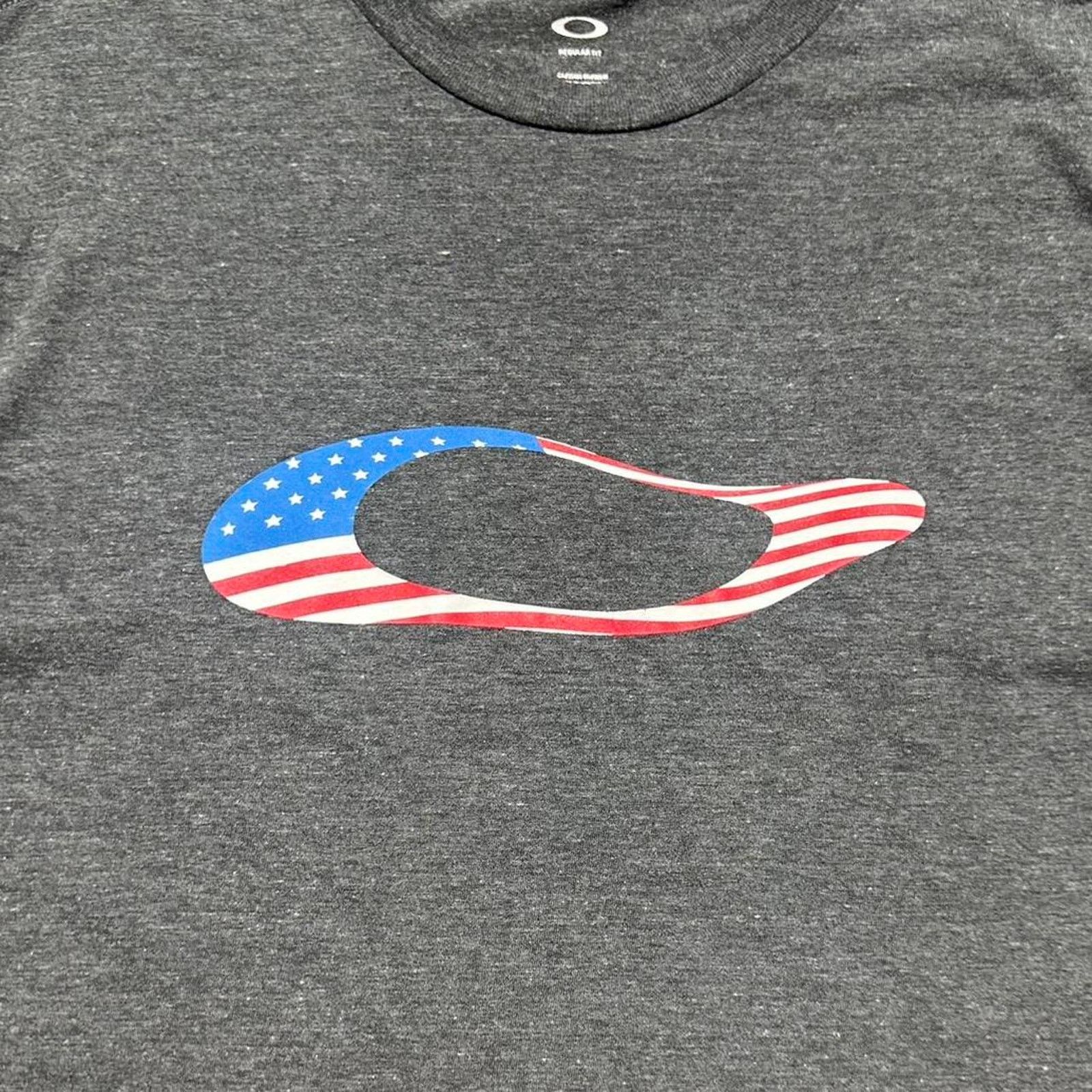 Oakley Oakley Center Logo Tee Mens XL Grey Red White Skater Shirt Size US XL / EU 56 / 4 - 2 Thumbnail
