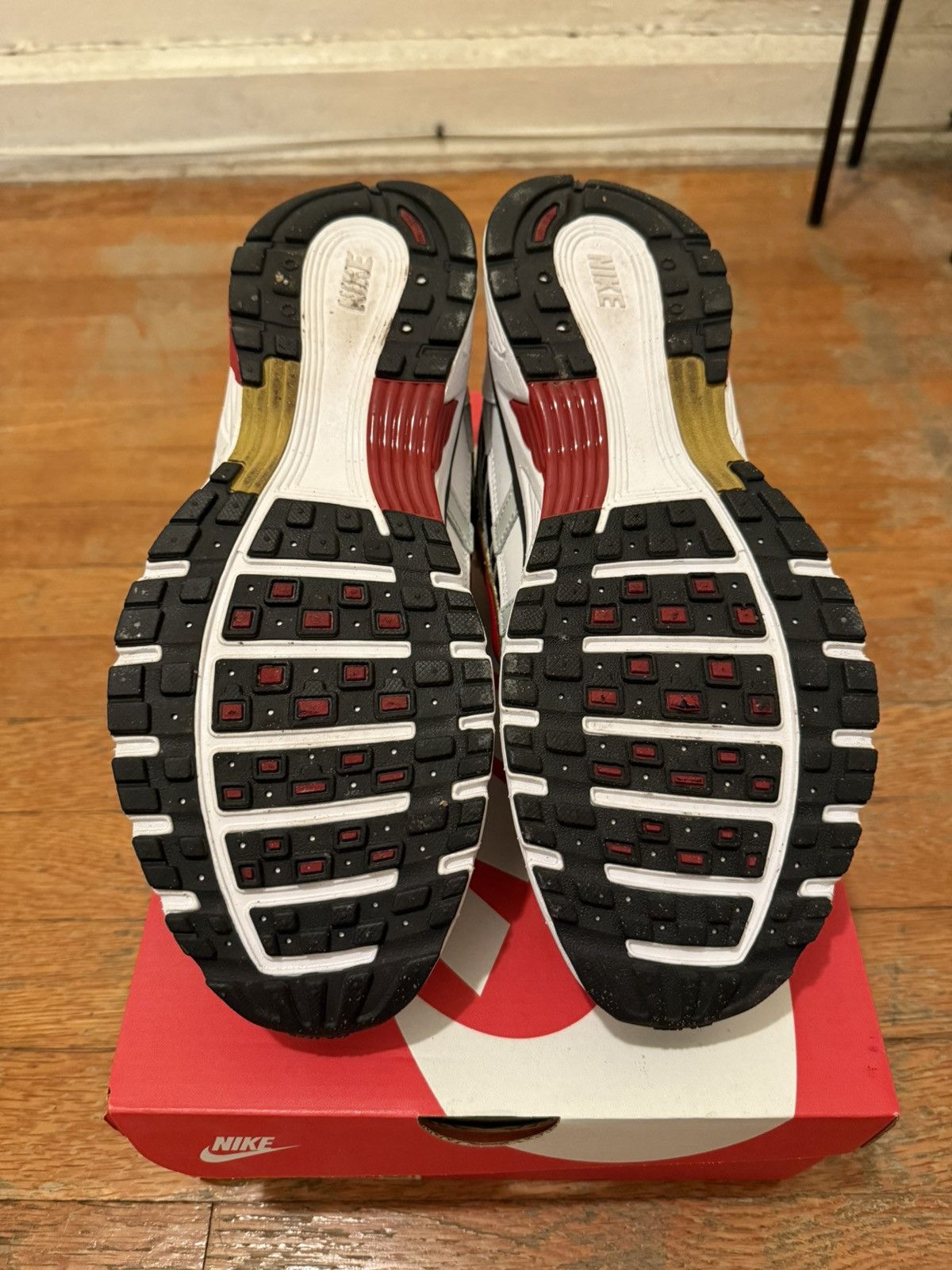 Nike Nike P-6000 Size US 9 / EU 42 - 6 Thumbnail