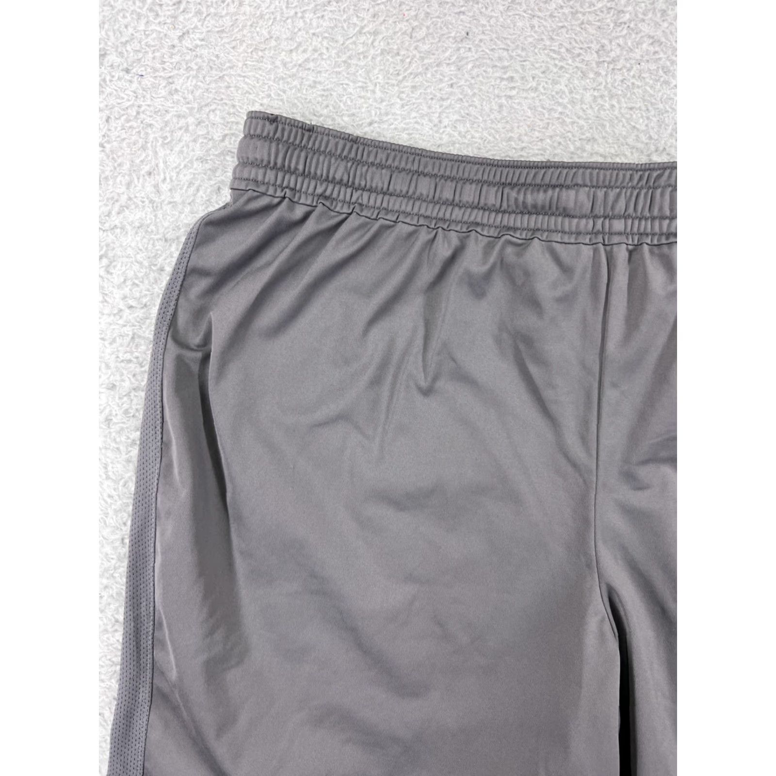 Under Armour Under Armour Shorts Mens XL Gray Polyester Athletic Basketball Gym Elastic Waist Pockets Size US 36 / EU 52 - 6 Thumbnail