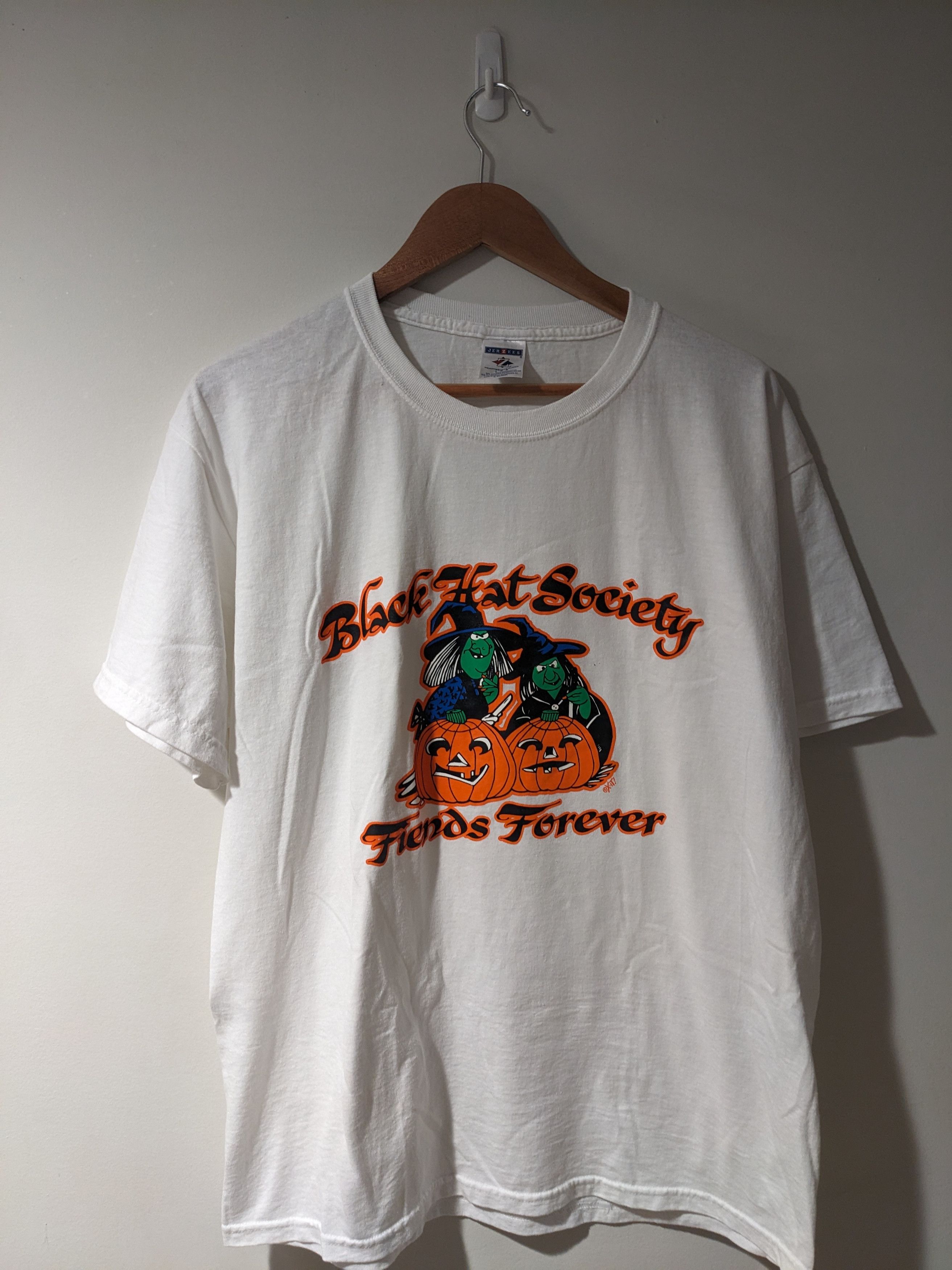Jerzees × Vintage Vintage Y2K Witch Halloween Black Hat Society Fiends T-Shirt Size US L / EU 52-54 / 3 - 1 Thumbnail