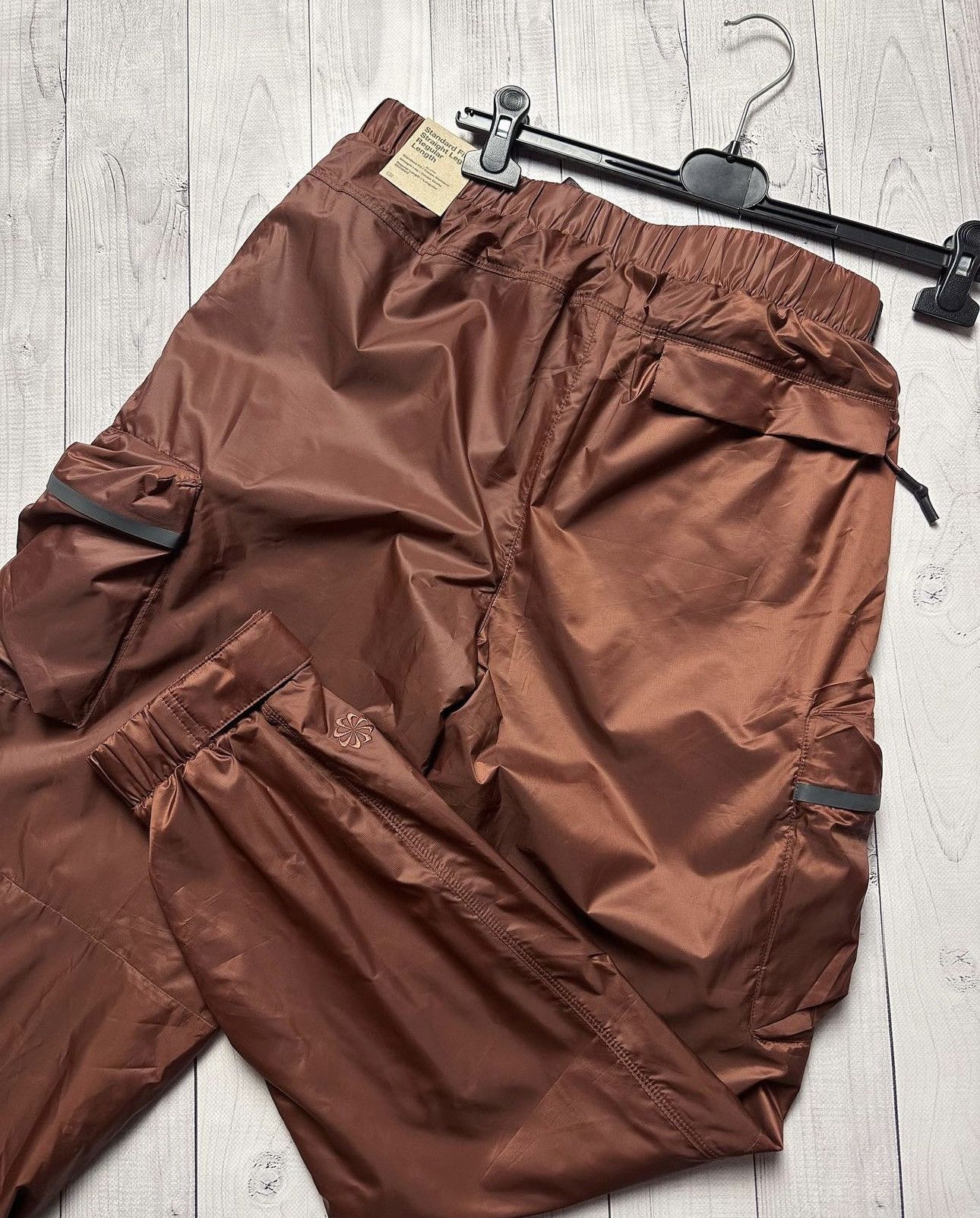 Nike Nike nylon tech pack pants pockets size M rare brown Size US 32 / EU 48 - 6 Thumbnail