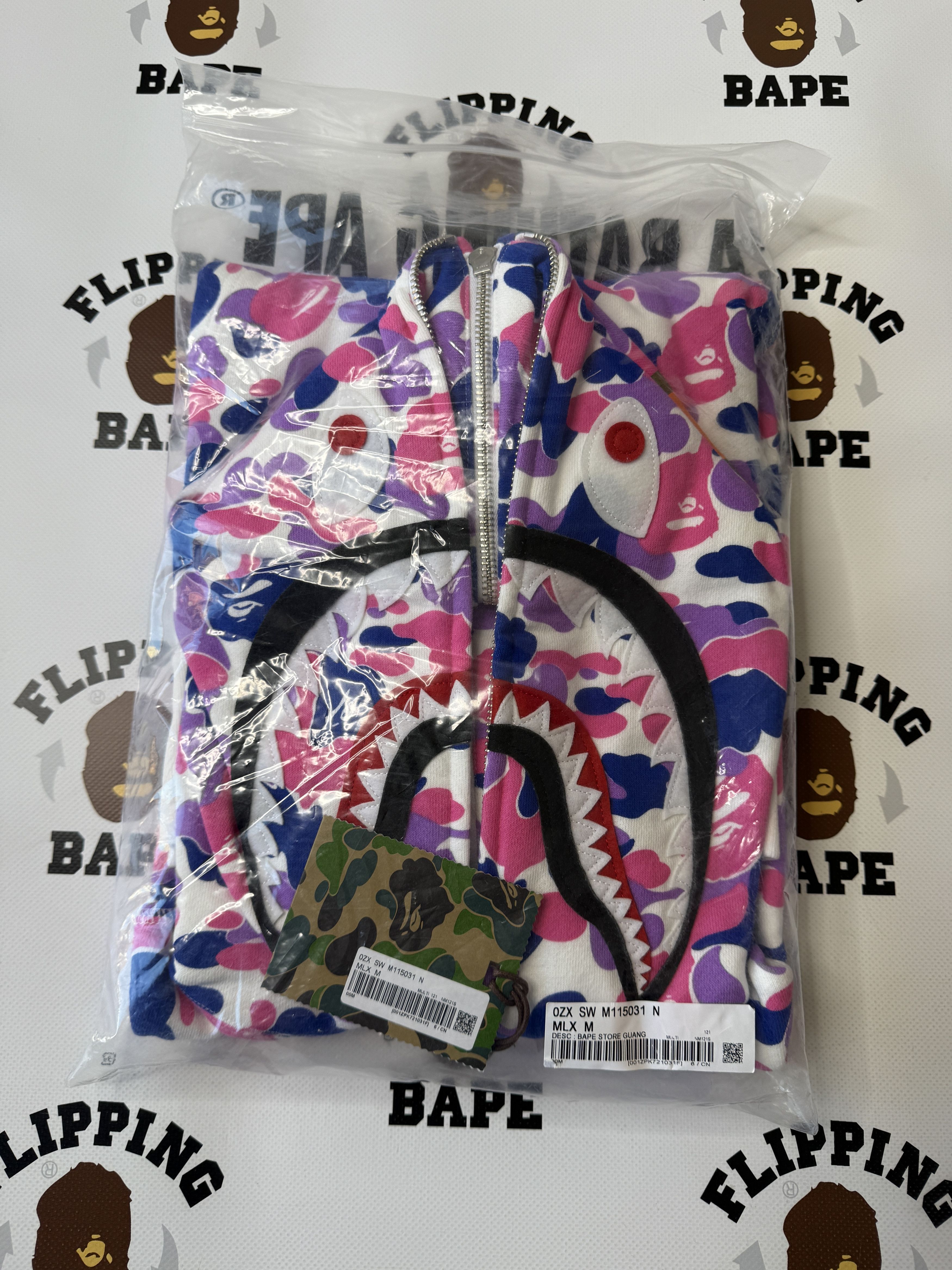 Bape BAPE GUANGZHOU SEPARATE SHARK FULL ZIP HOODIE Size US L / EU 52-54 / 3 - 17 Thumbnail